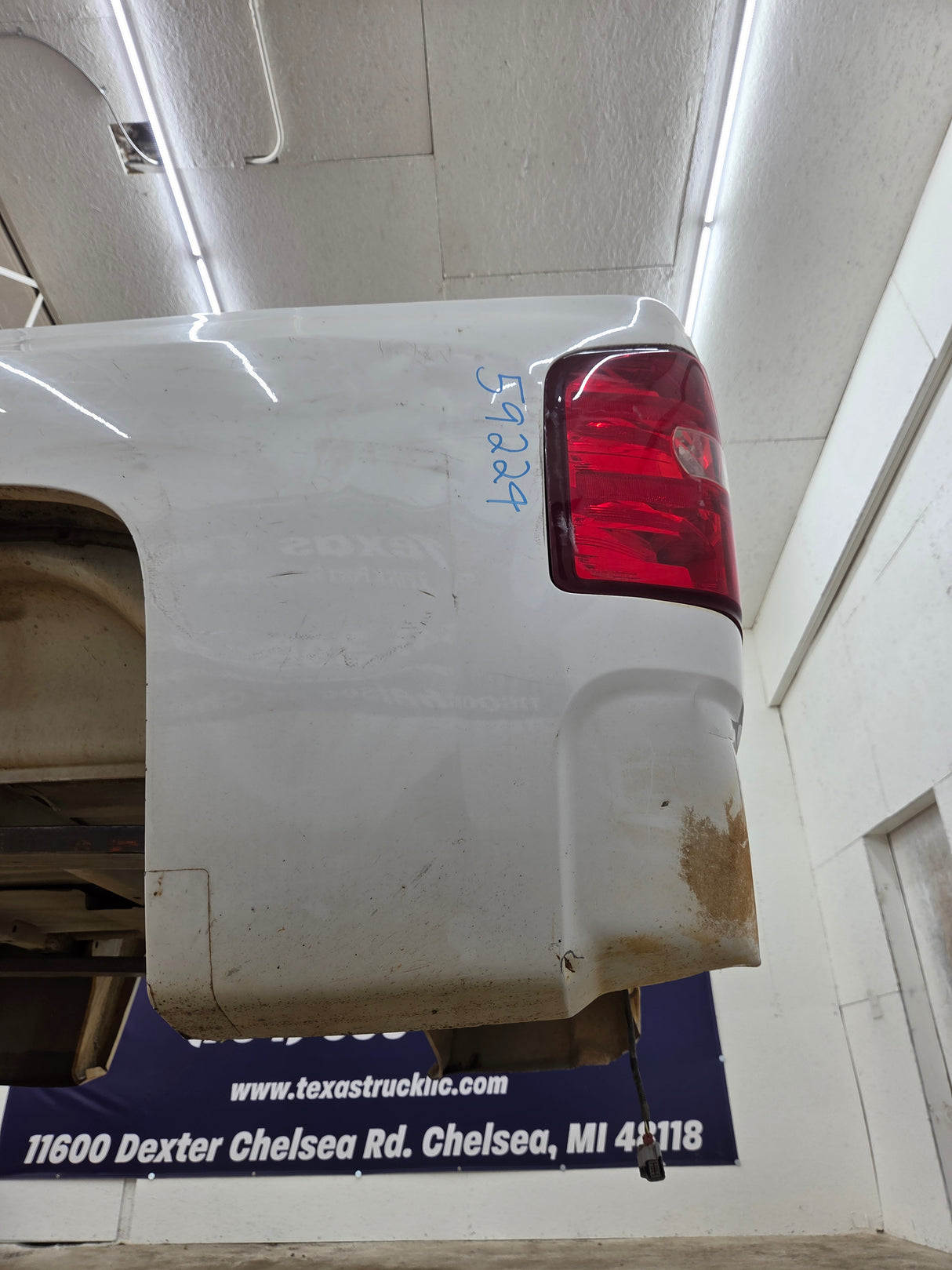 2007-2013 Chevrolet Silverado 1500 2500 3500 HD 6' 6" Short Truck