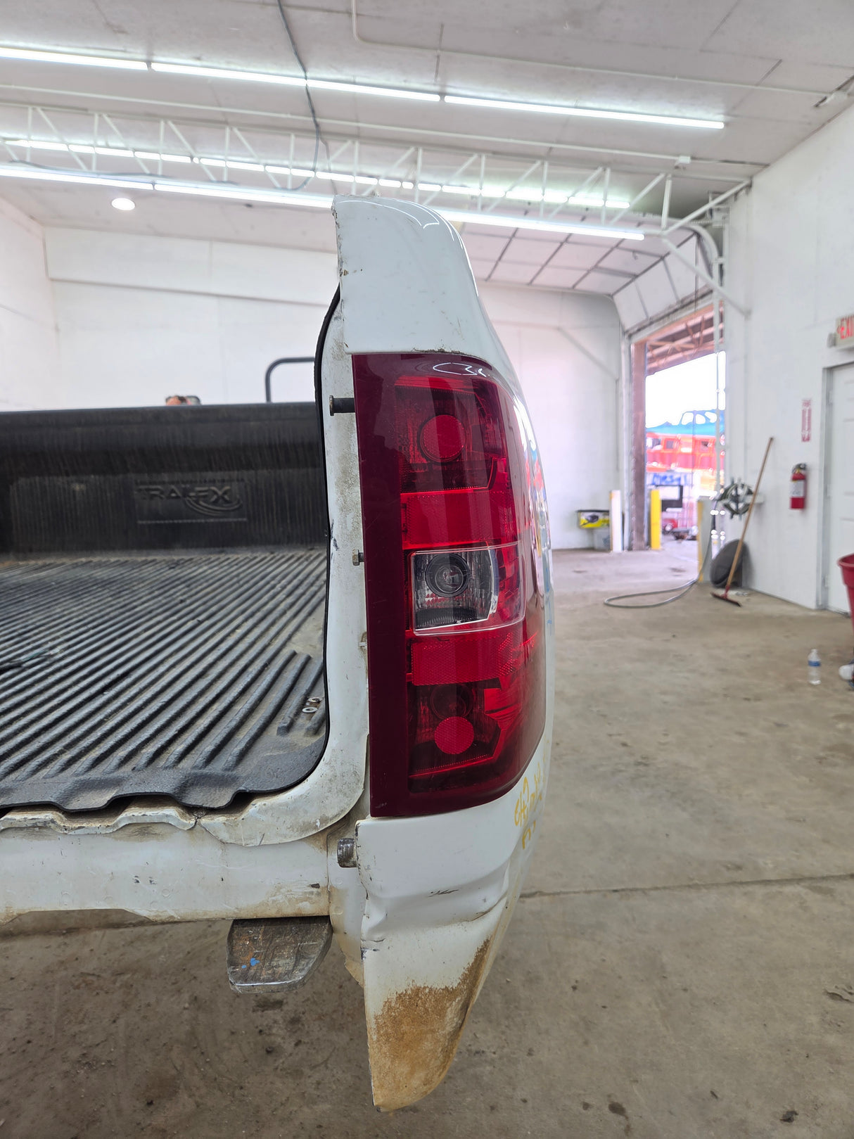 2007-2013 Chevrolet Silverado 1500 2500 3500 HD 6' 6" Short Truck