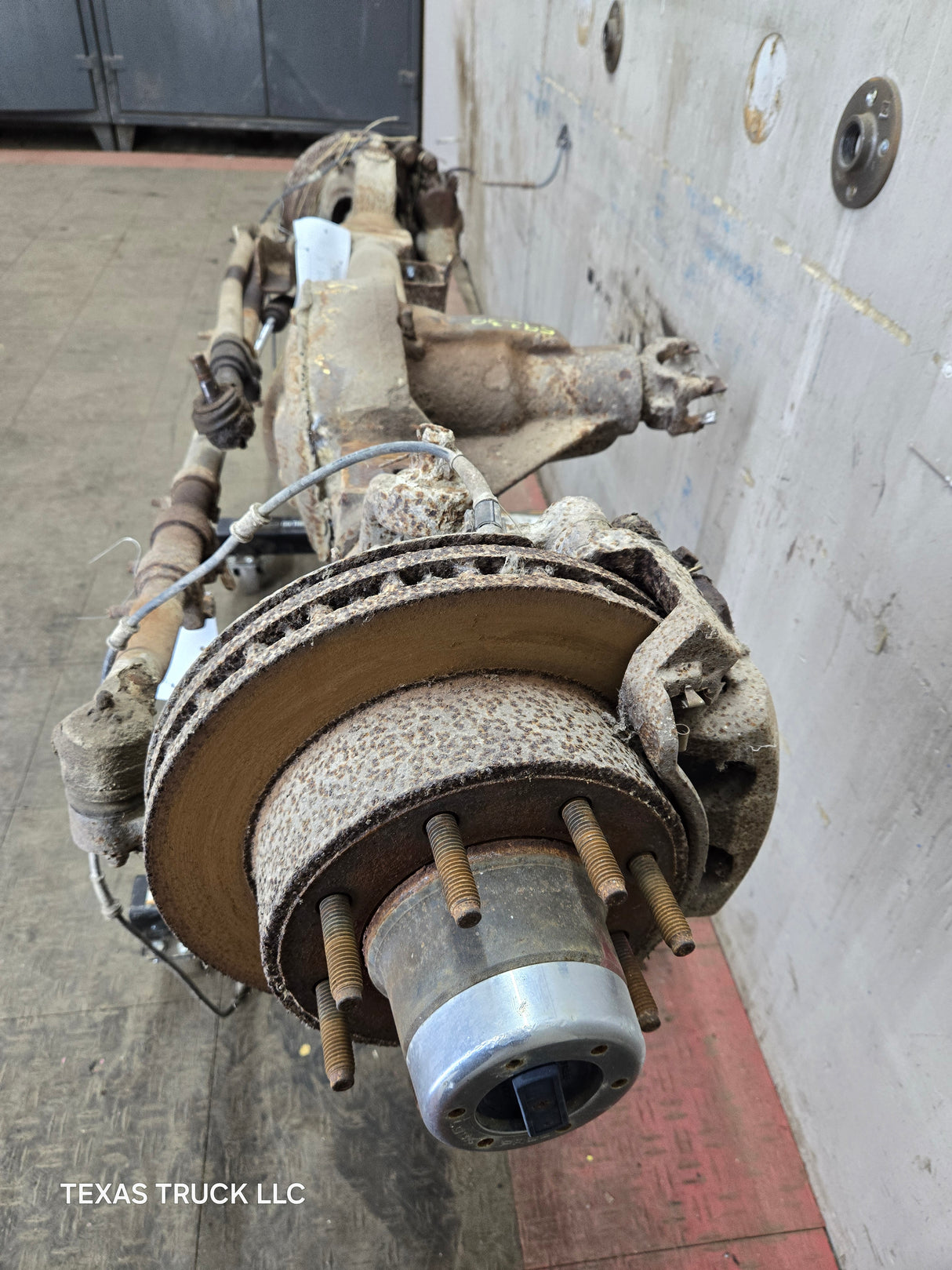 1999-2004 Ford Super Duty F250 F350 SRW Front Axle 4.30 Gear Ratio