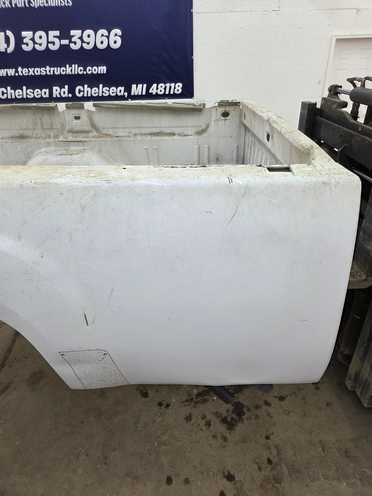 2007-2013 GMC Sierra 1500 2500 3500 HD 8' Long Truck Bed