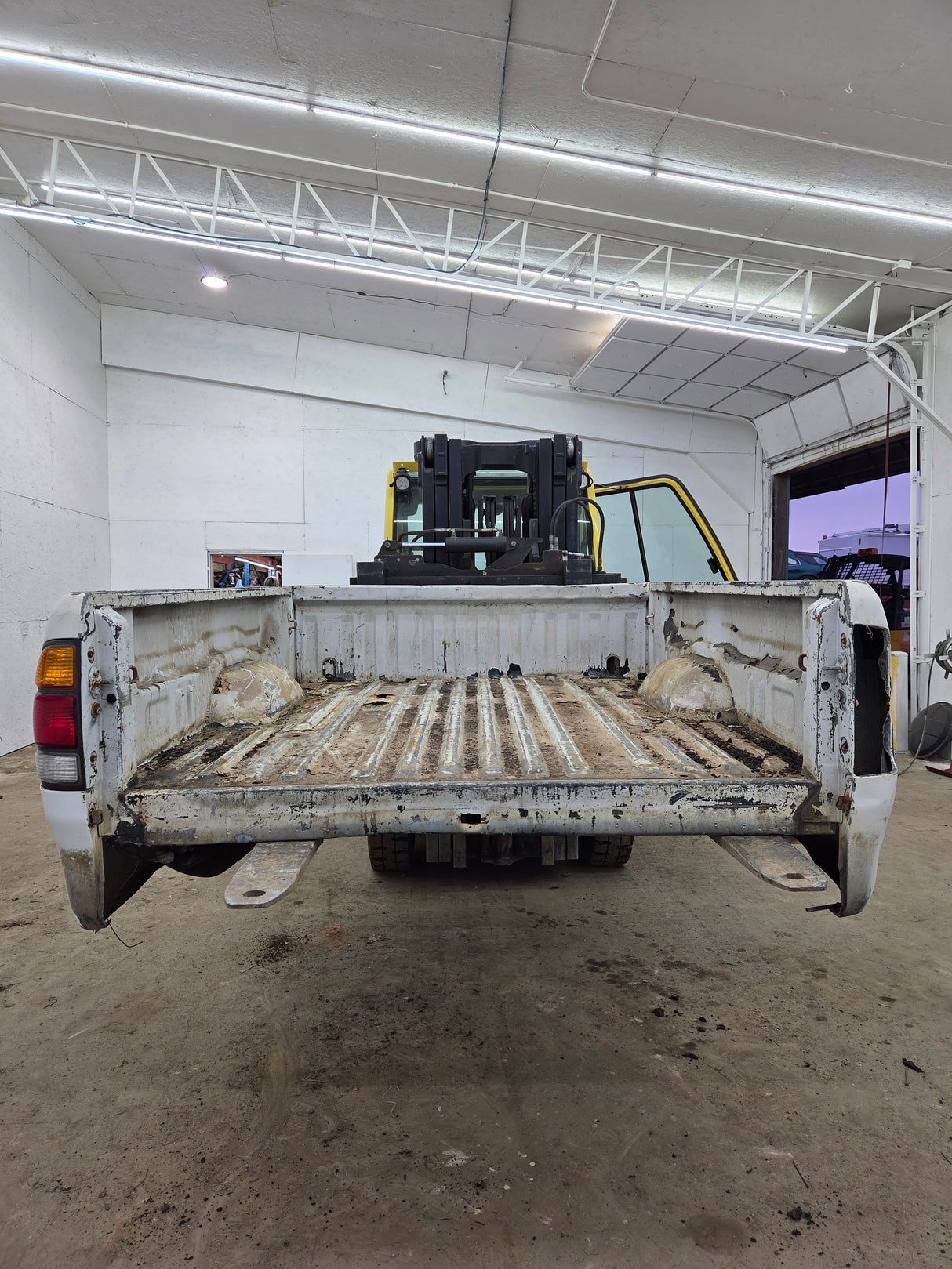 1999-2006 Toyota Tundra Short Bed 6' 5" Truck Bed