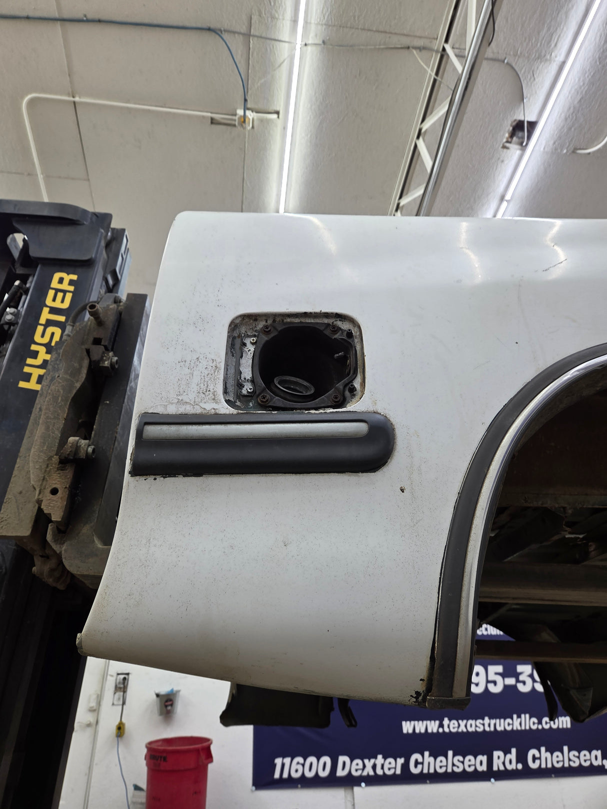 1999-2006 Toyota Tundra Short Bed 6' 5" Truck Bed