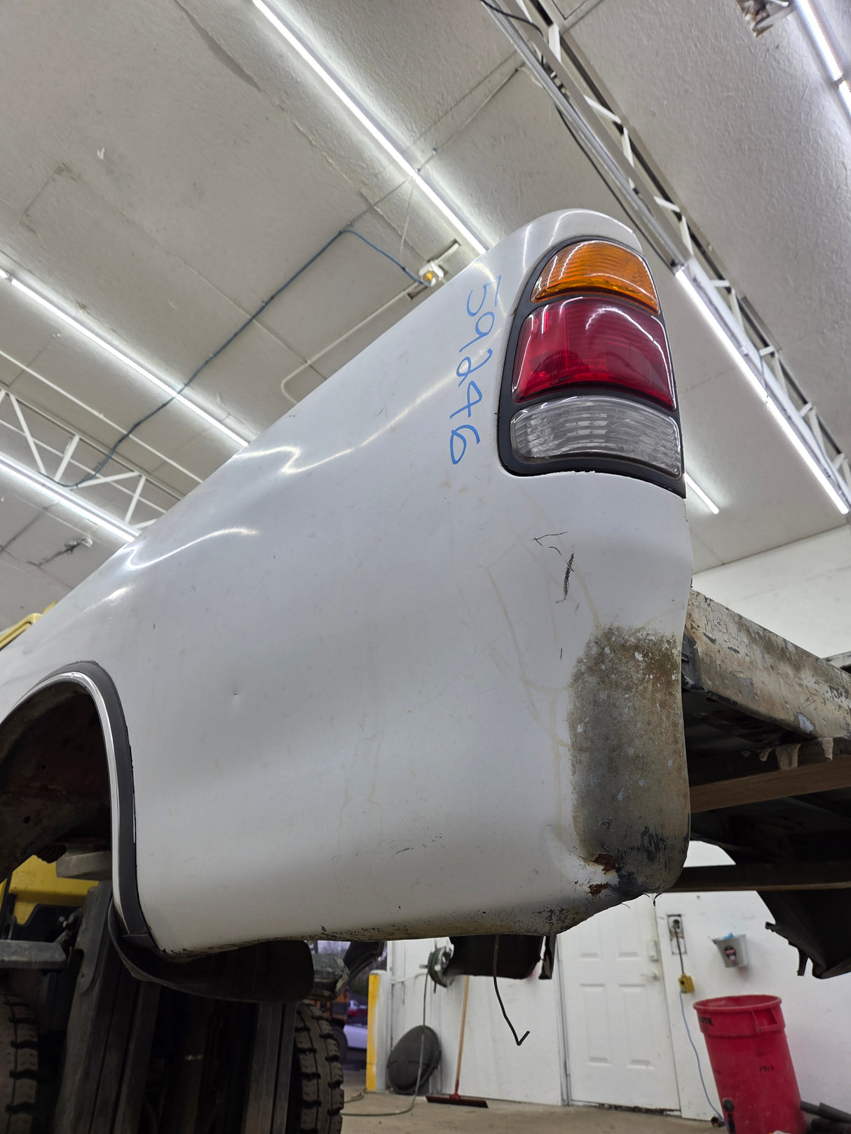 1999-2006 Toyota Tundra Short Bed 6' 5" Truck Bed