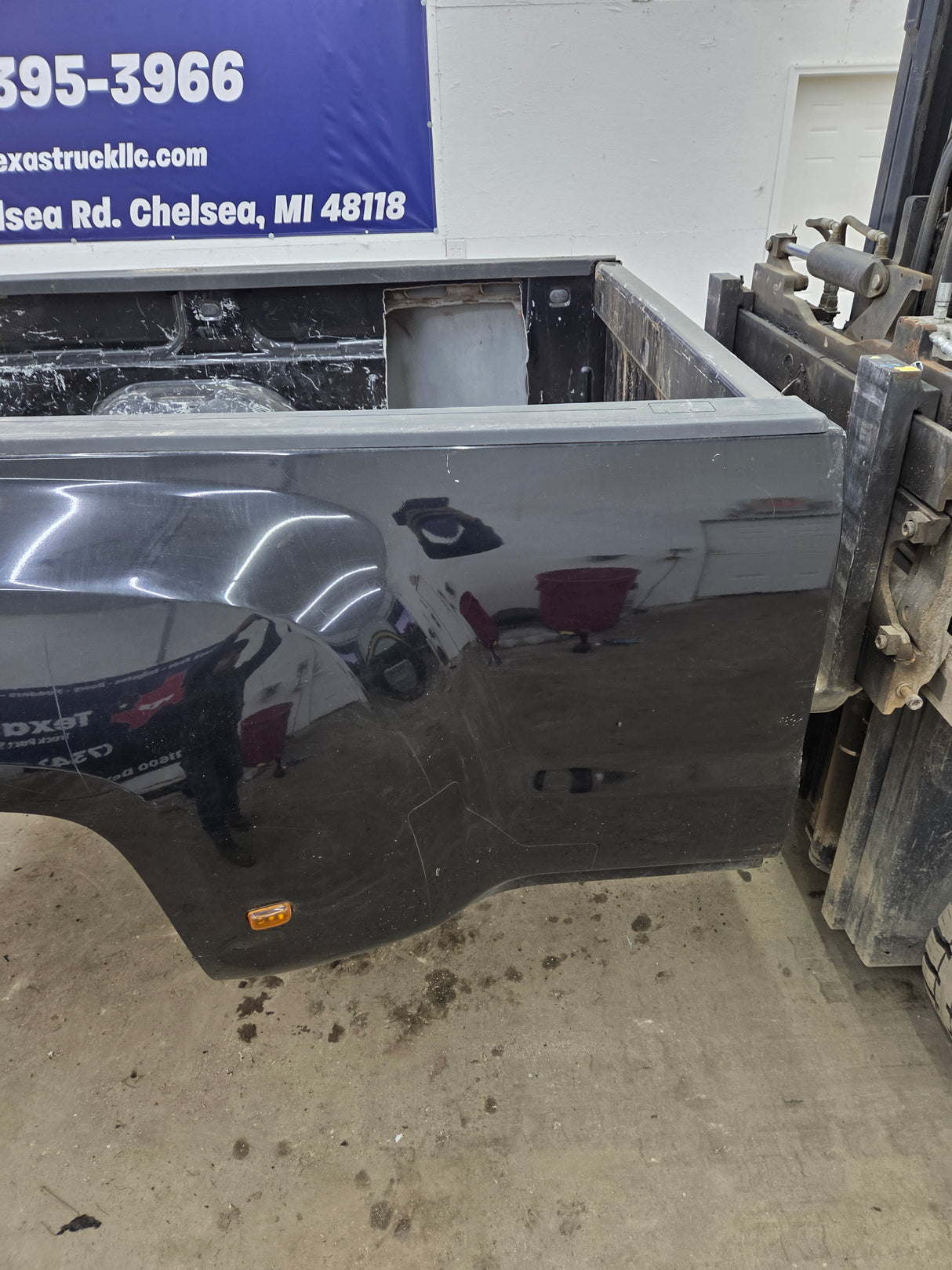 2014-2019 Chevrolet Silverado / GMC Sierra 3500 HD 8' Dually Truck Bed