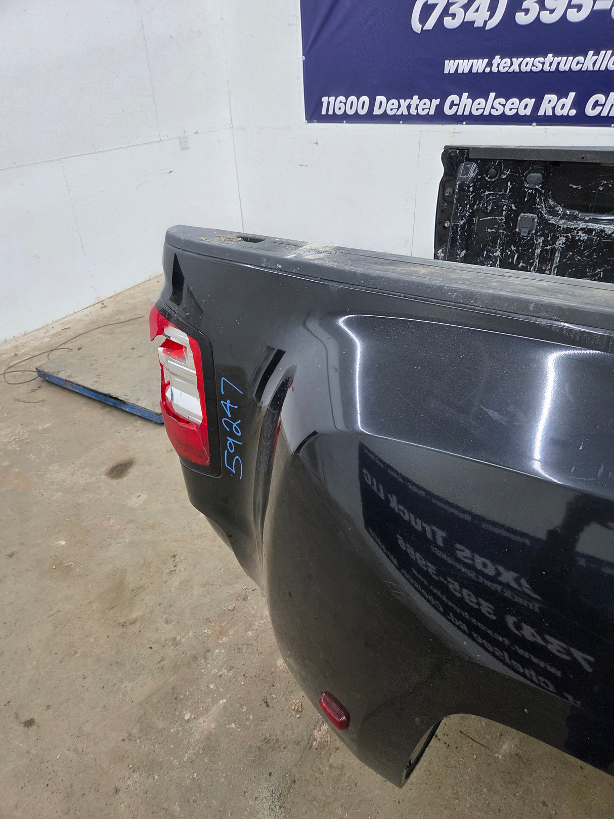 2014-2019 Chevrolet Silverado / GMC Sierra 3500 HD 8' Dually Truck Bed