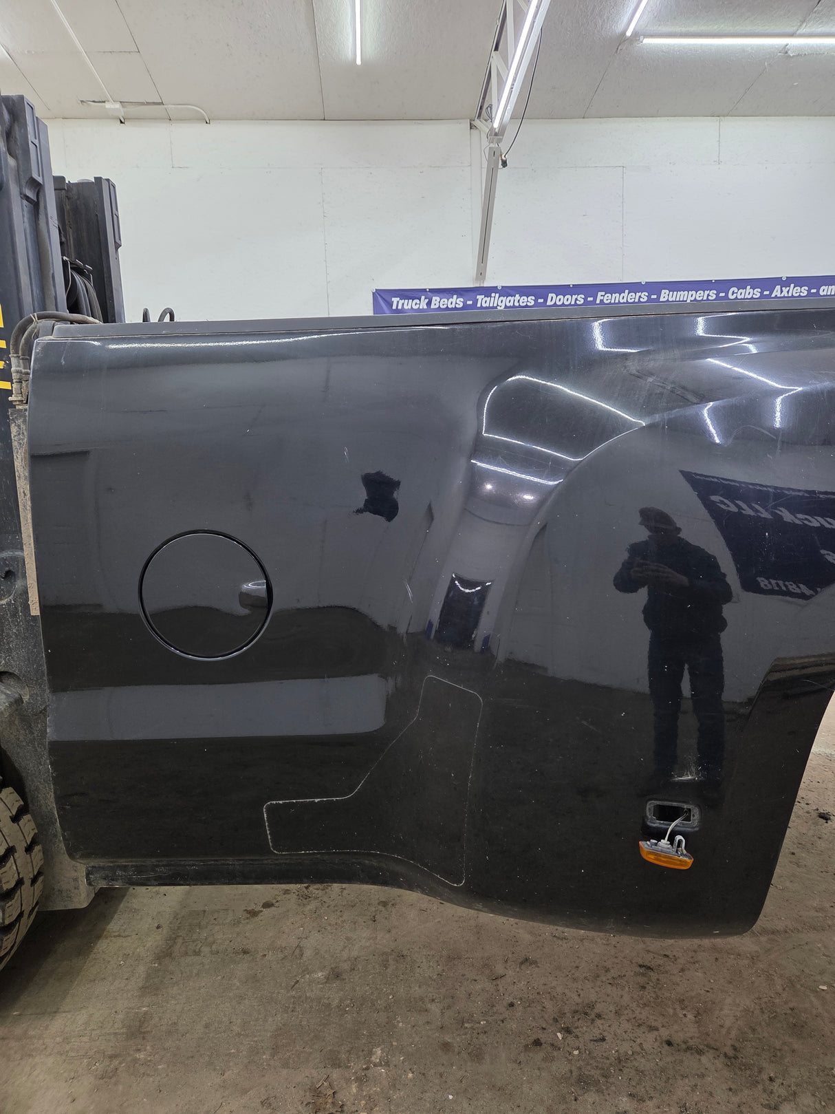 2014-2019 Chevrolet Silverado / GMC Sierra 3500 HD 8' Dually Truck Bed