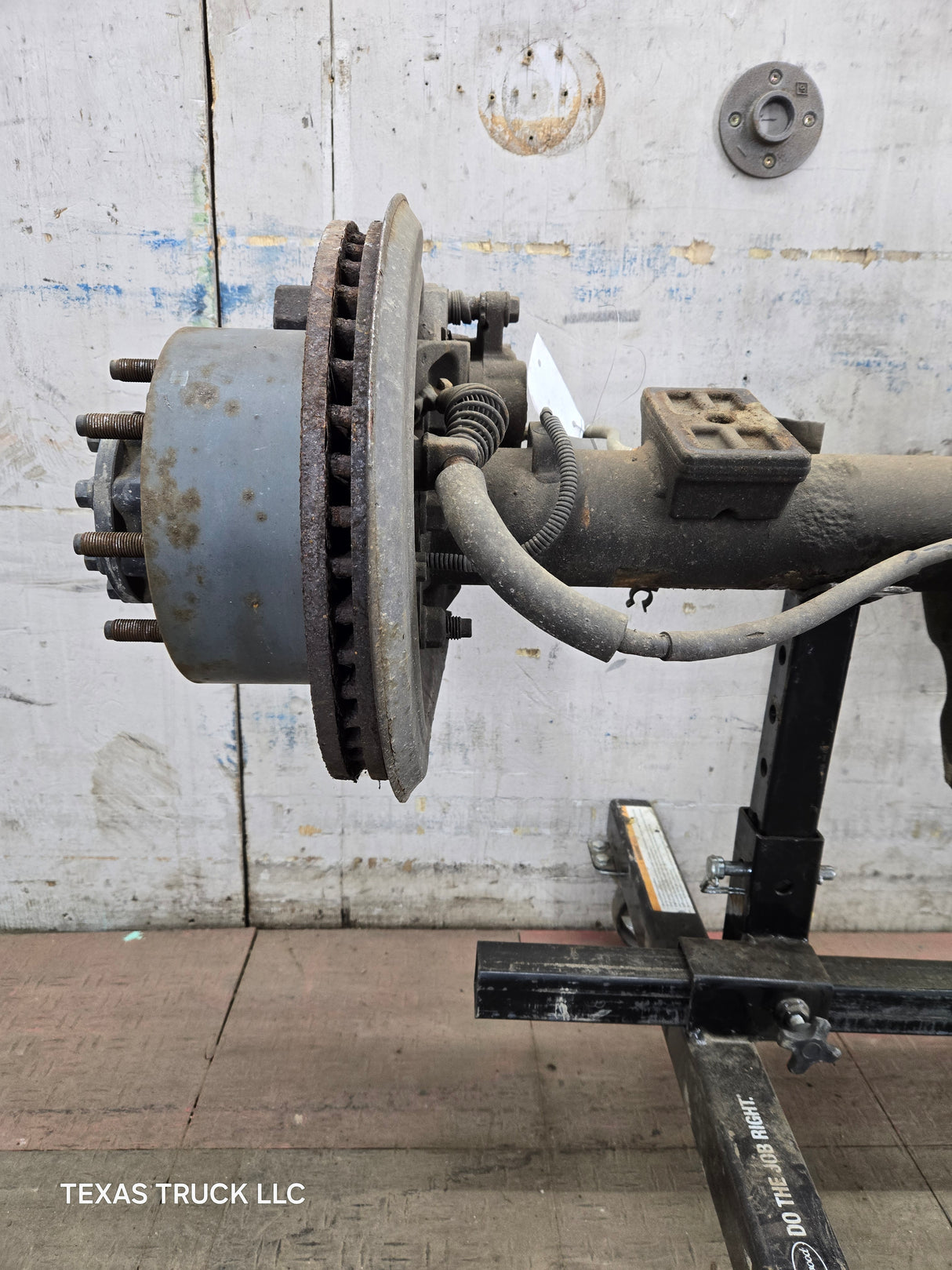 2011-2012 Ford Super Duty F250 F350 Rear Axle 3.73 Gear Ratio Electric Locking Rear End