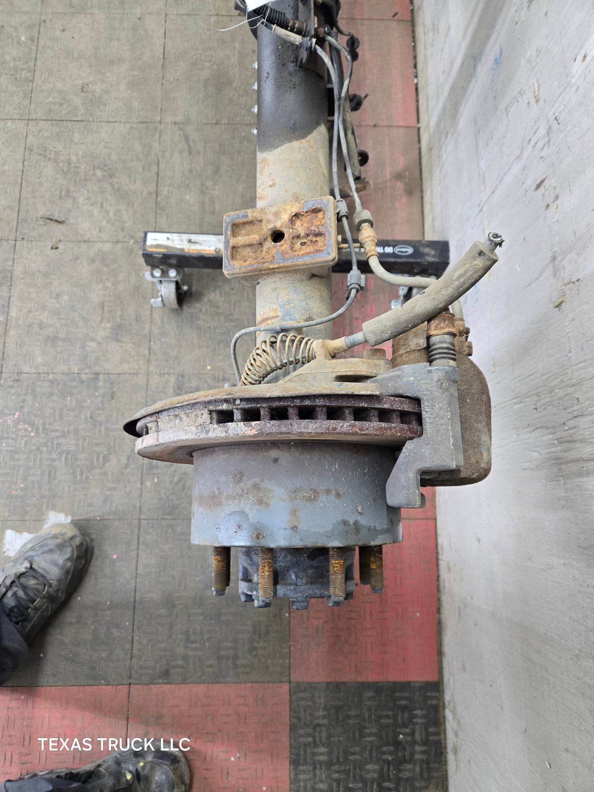 2011-2012 Ford Super Duty F250 F350 Rear Axle 3.73 Gear Ratio Electric Locking Rear End