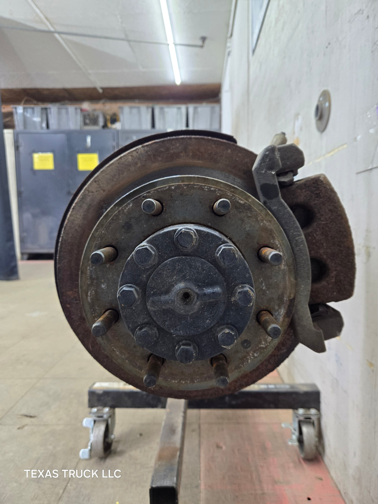 2011-2012 Ford Super Duty F250 F350 Rear Axle 3.73 Gear Ratio Electric Locking Rear End
