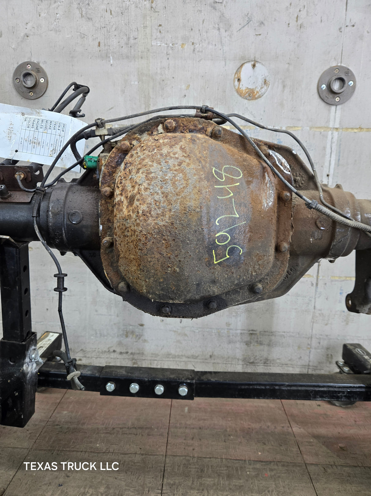 2011-2012 Ford Super Duty F250 F350 Rear Axle 3.73 Gear Ratio Electric Locking Rear End