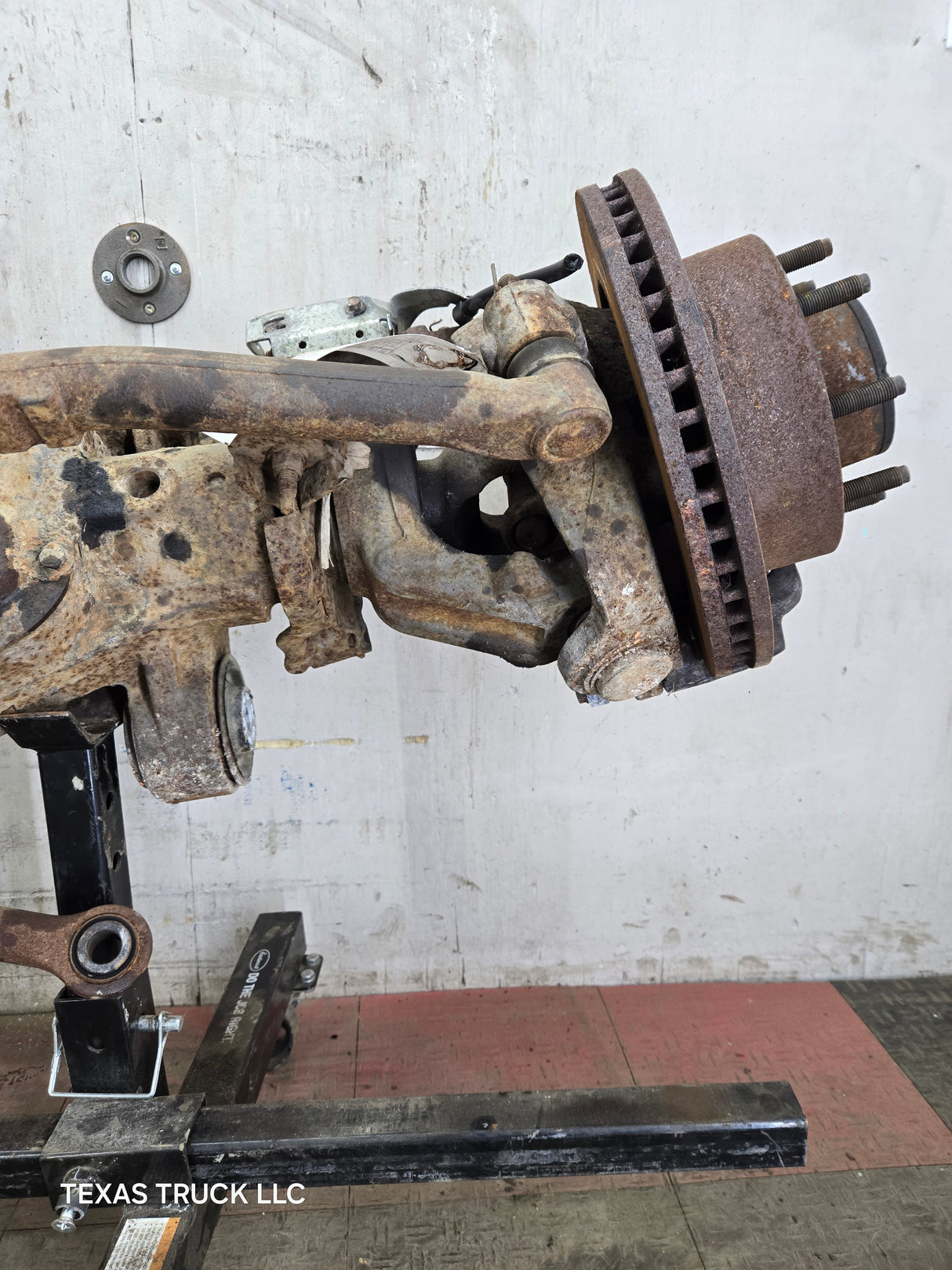2011-2012 Ford Super Duty F250 F350 Front Axle 3.73 Gear Ratio