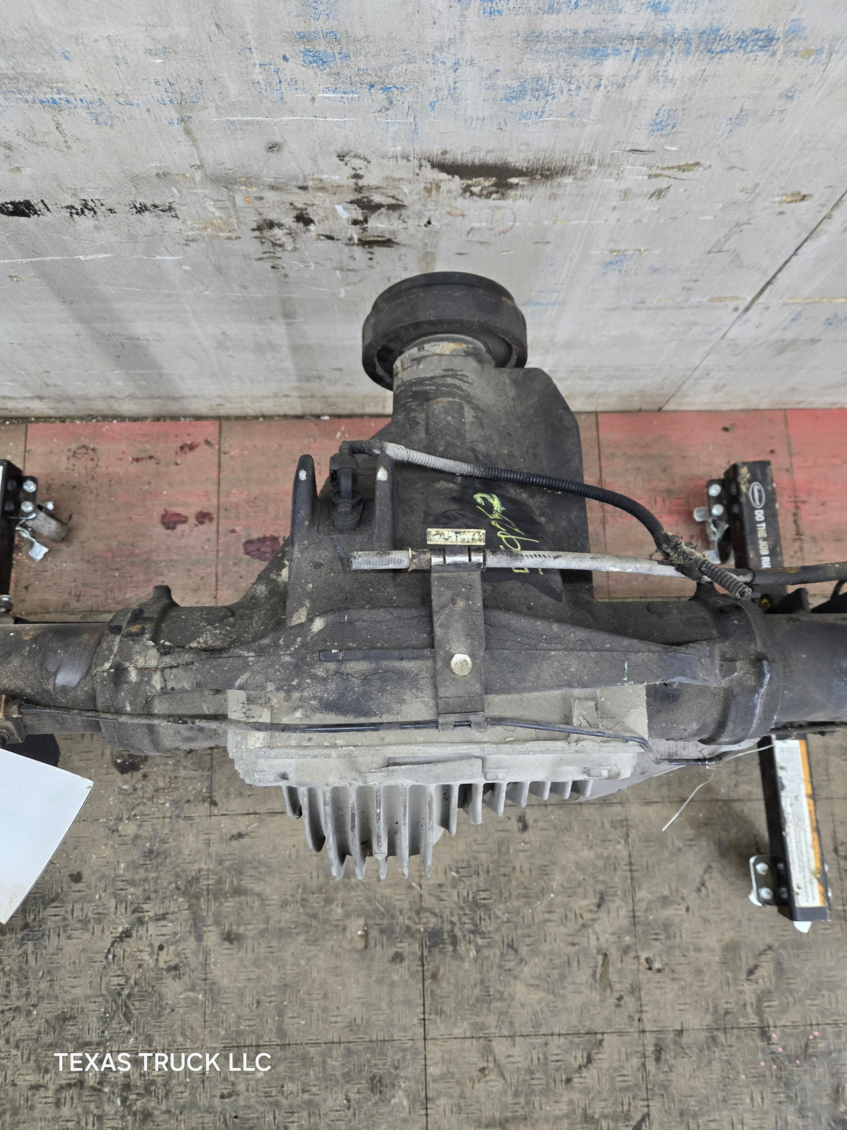 2008-2010 Ford Super Duty F250 F350 SRW Rear Axle 3.73 Gear Ratio