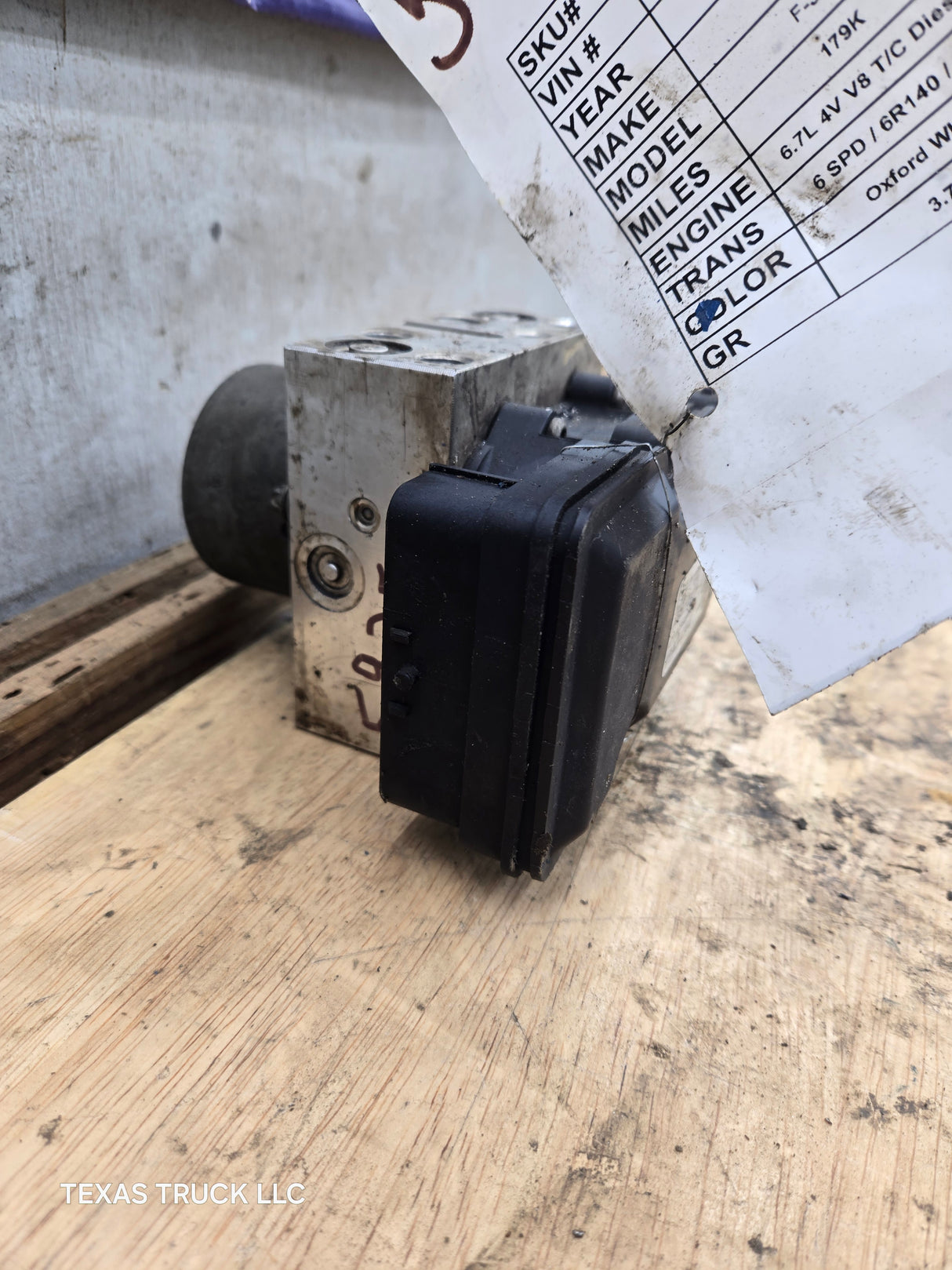 2016 Ford Super Duty F350 F450 F550 DC34-2C346-AD ABS Pump Module Control Assembly