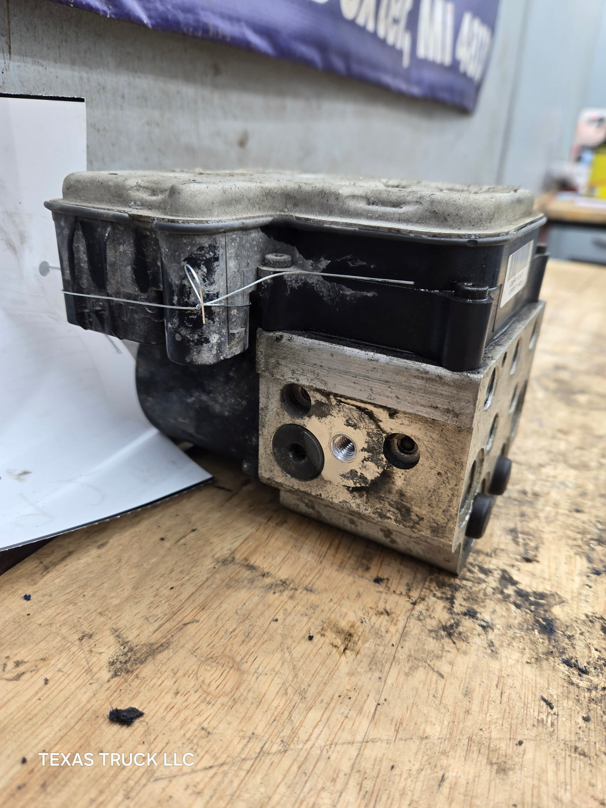2003-2006 Chevrolet Silverado GMC ABS Pump Module Control Assembly - 13567146