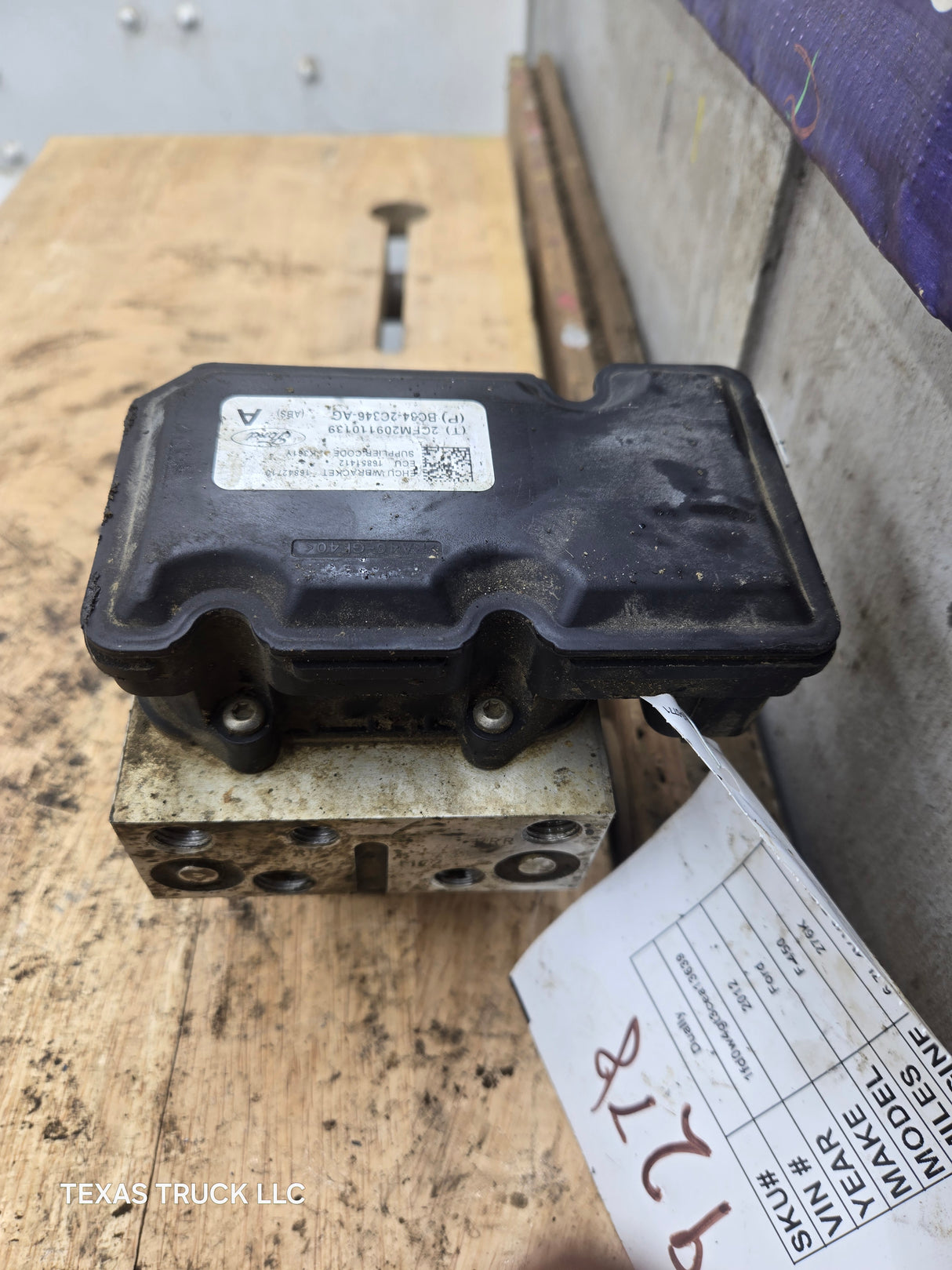 2012 Ford Super Duty F450 F550 ABS Pump Module Control Assembly - BC34-2C346-AG