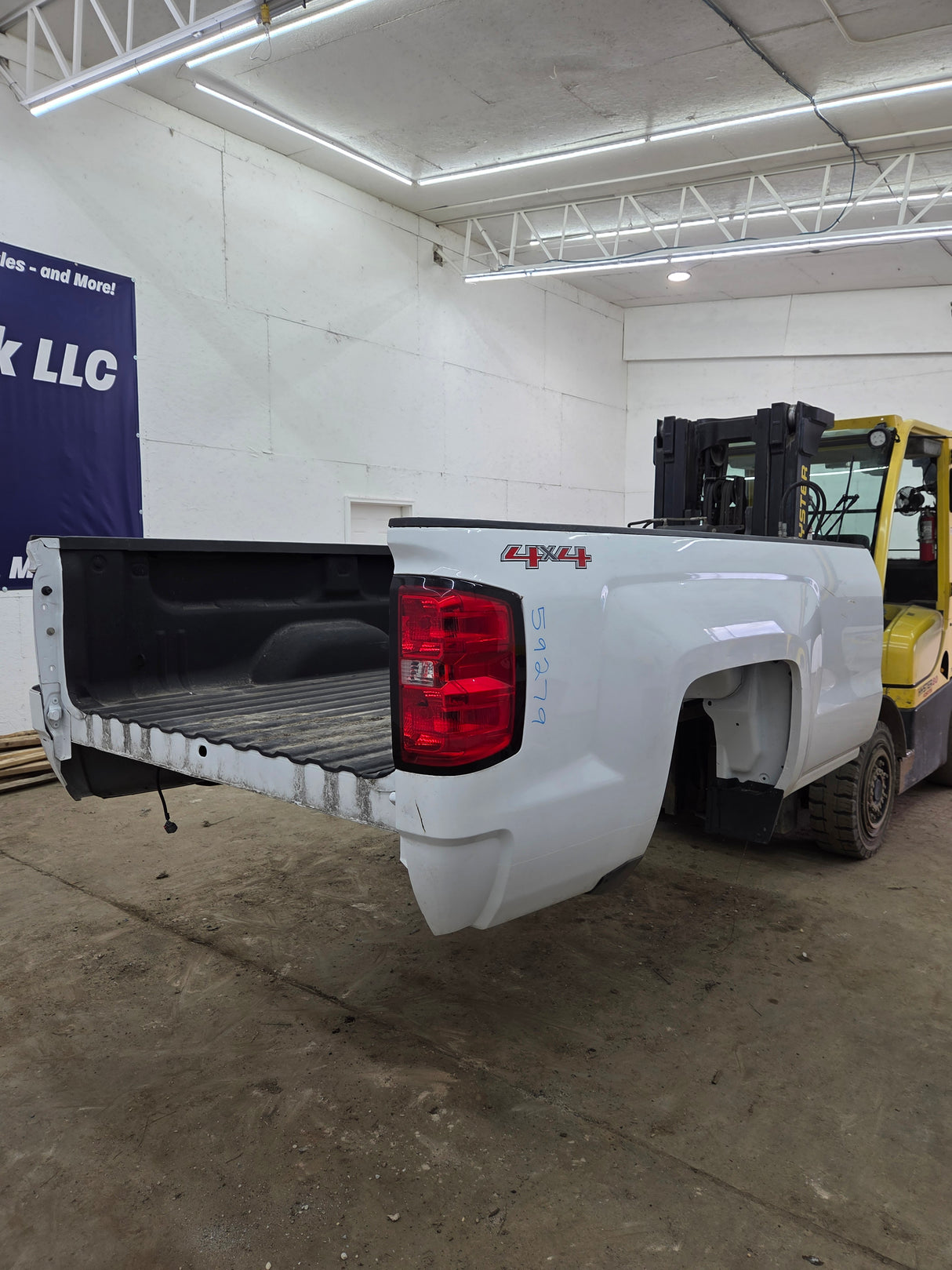 2014-2019 Chevrolet Silverado 1500 2500HD 3500HD 8' Long Truck Bed