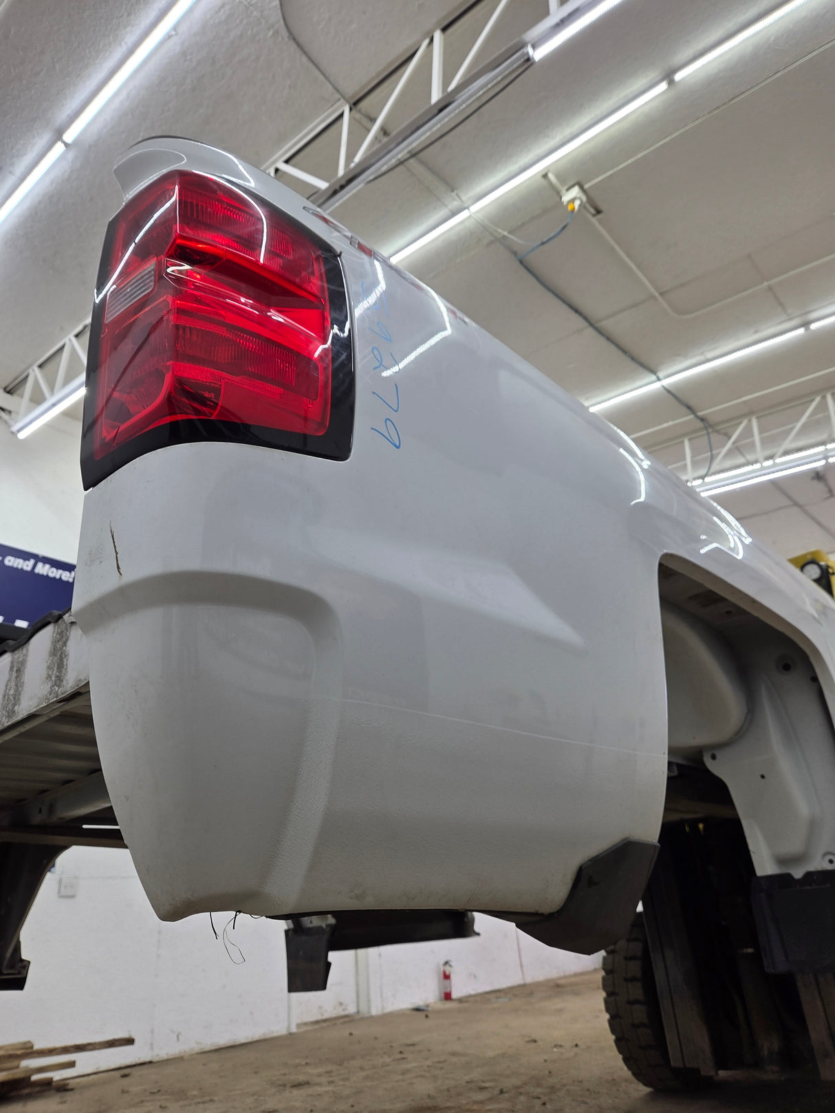 2014-2019 Chevrolet Silverado 1500 2500HD 3500HD 8' Long Truck Bed