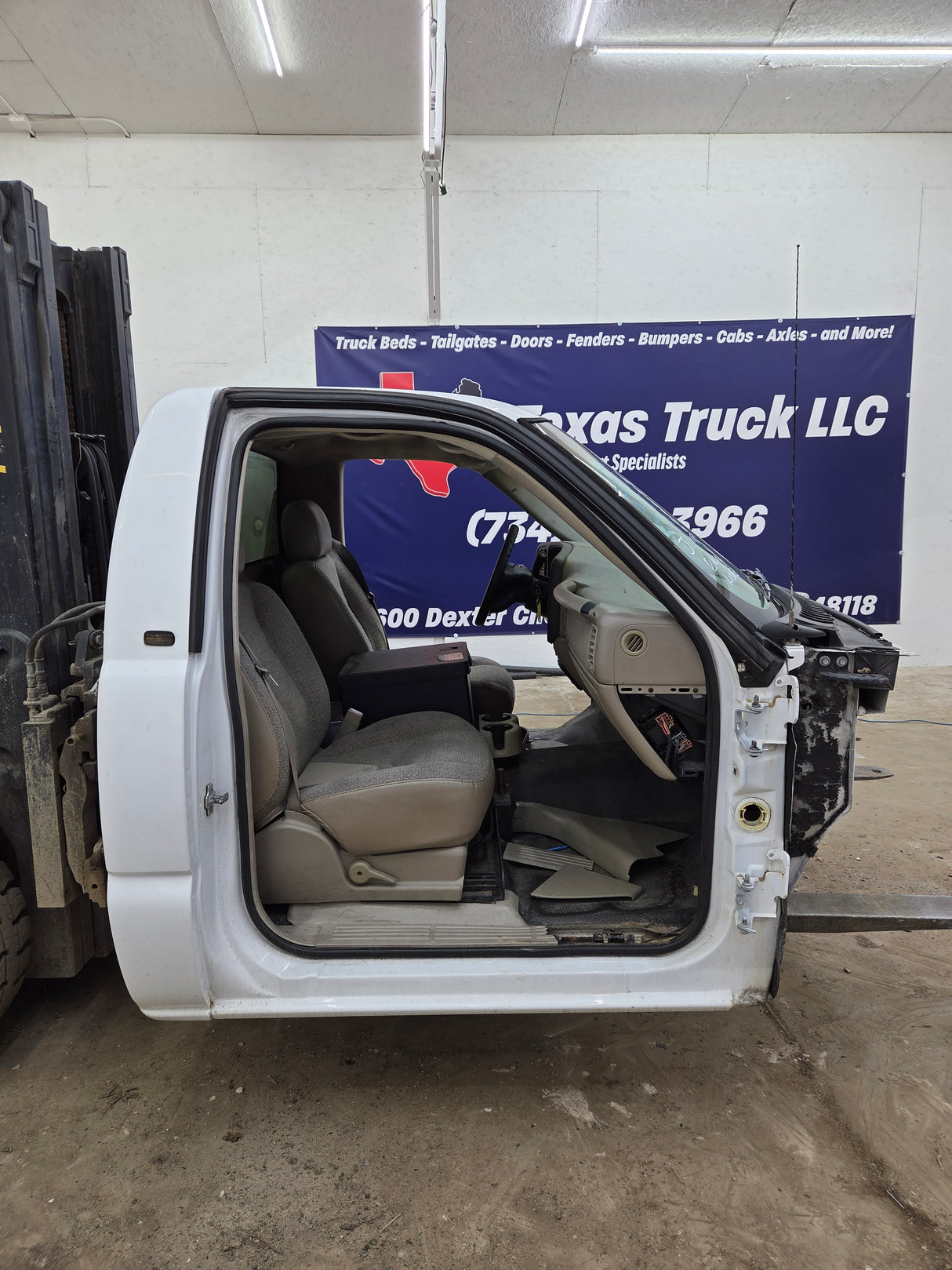 1999-2007 Chevrolet Silverado / GMC Sierra 1500 2500 HD 3500HD Regular Cab Body