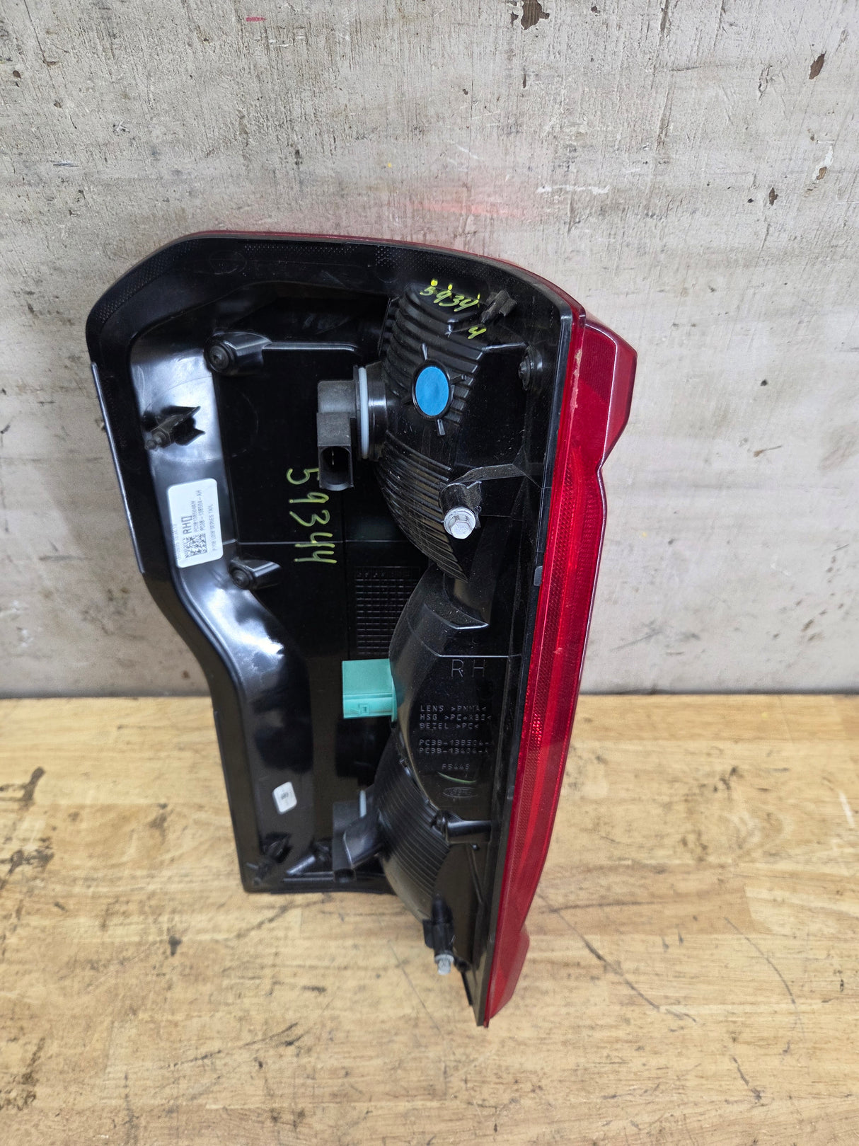 2023-2026 Ford Super Duty F250 F350 F450 F550 OEM RH Passenger Side Tail Light PC3B-13B504-A