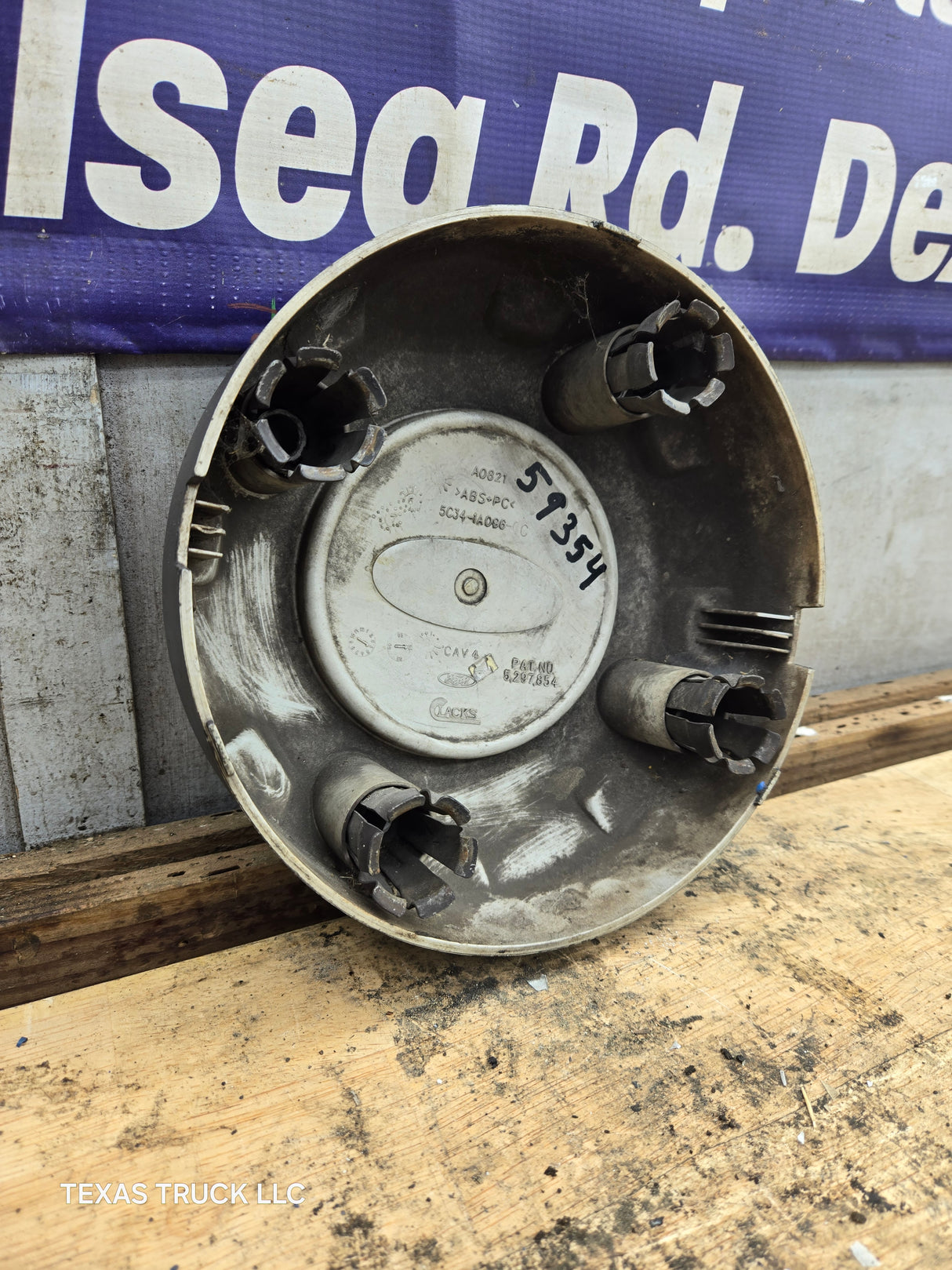 2008-2016 Ford Super Duty F250 F350 Center Cap 8 LUG 5C34-1A096-CC