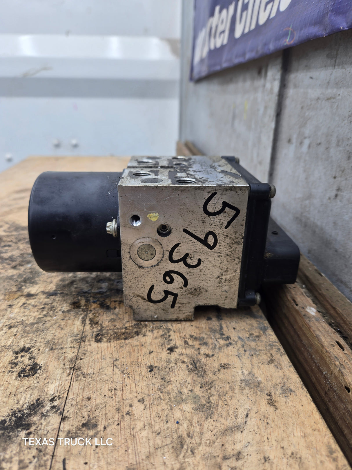 2005-2007 Ford Super Duty F250 F350 ABS Pump Module Control Assembly 6C34-2C346-AD