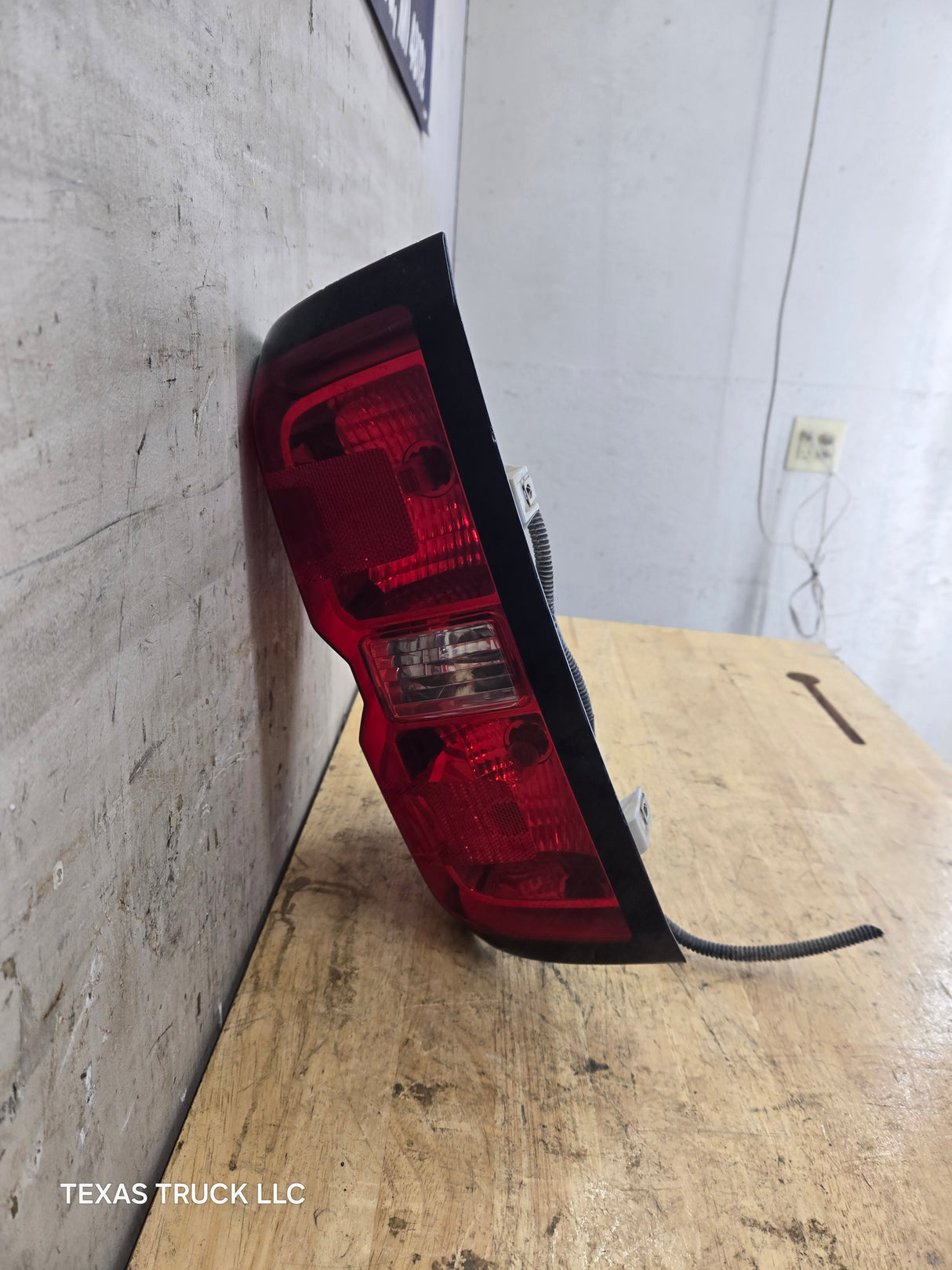 2014-2019 Chevrolet Silverado 1500 2500 3500 LH Driver Side Tail Light 23431875
