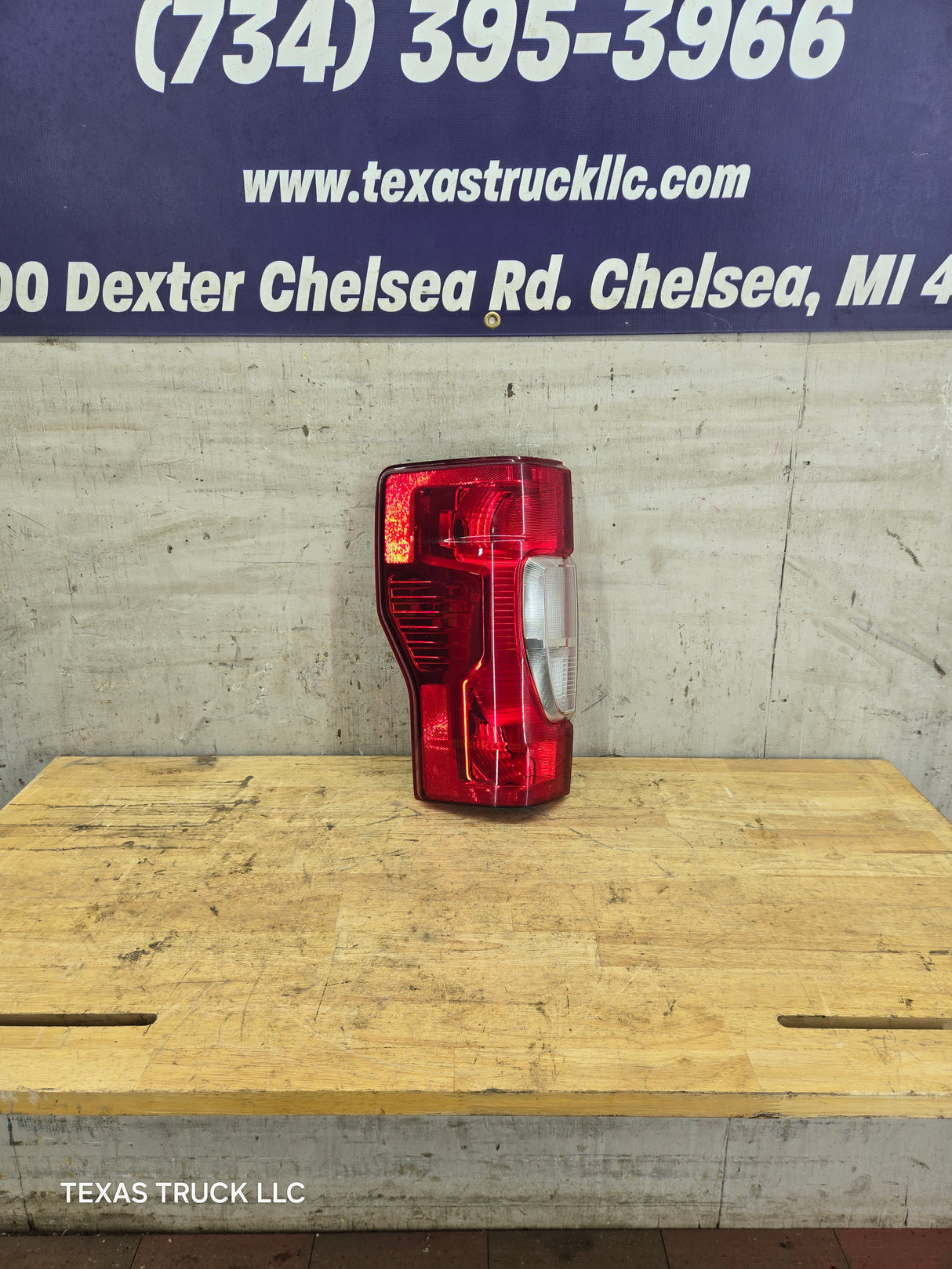2020-2022 Ford Super Duty Driver Side Tail Light Halogen LC3B-13B505-AD F250 F350 F450 F550
