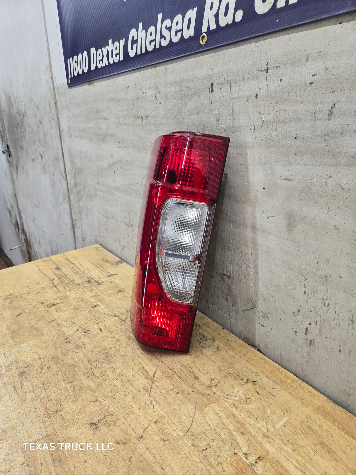 2020-2022 Ford Super Duty Driver Side Tail Light Halogen LC3B-13B505-AD F250 F350 F450 F550