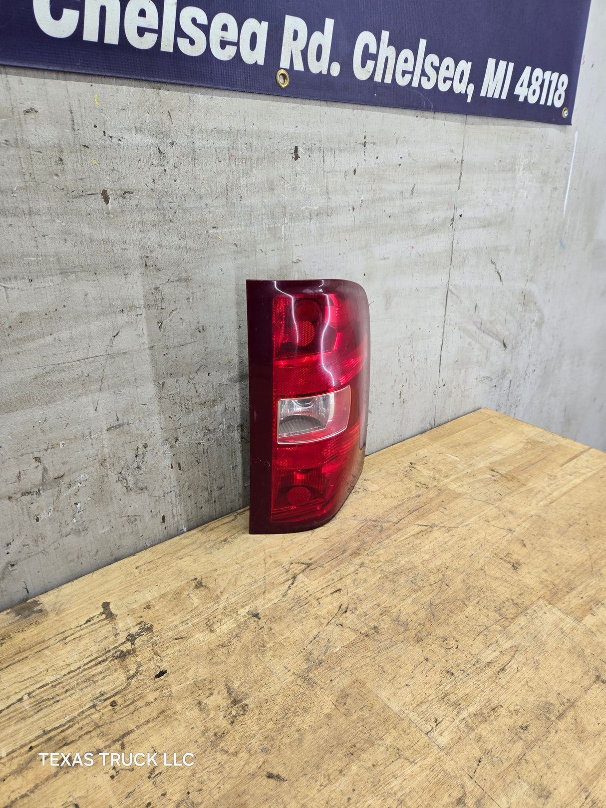 2007-2013 Chevrolet Silverado Passenger Side Tail Light
