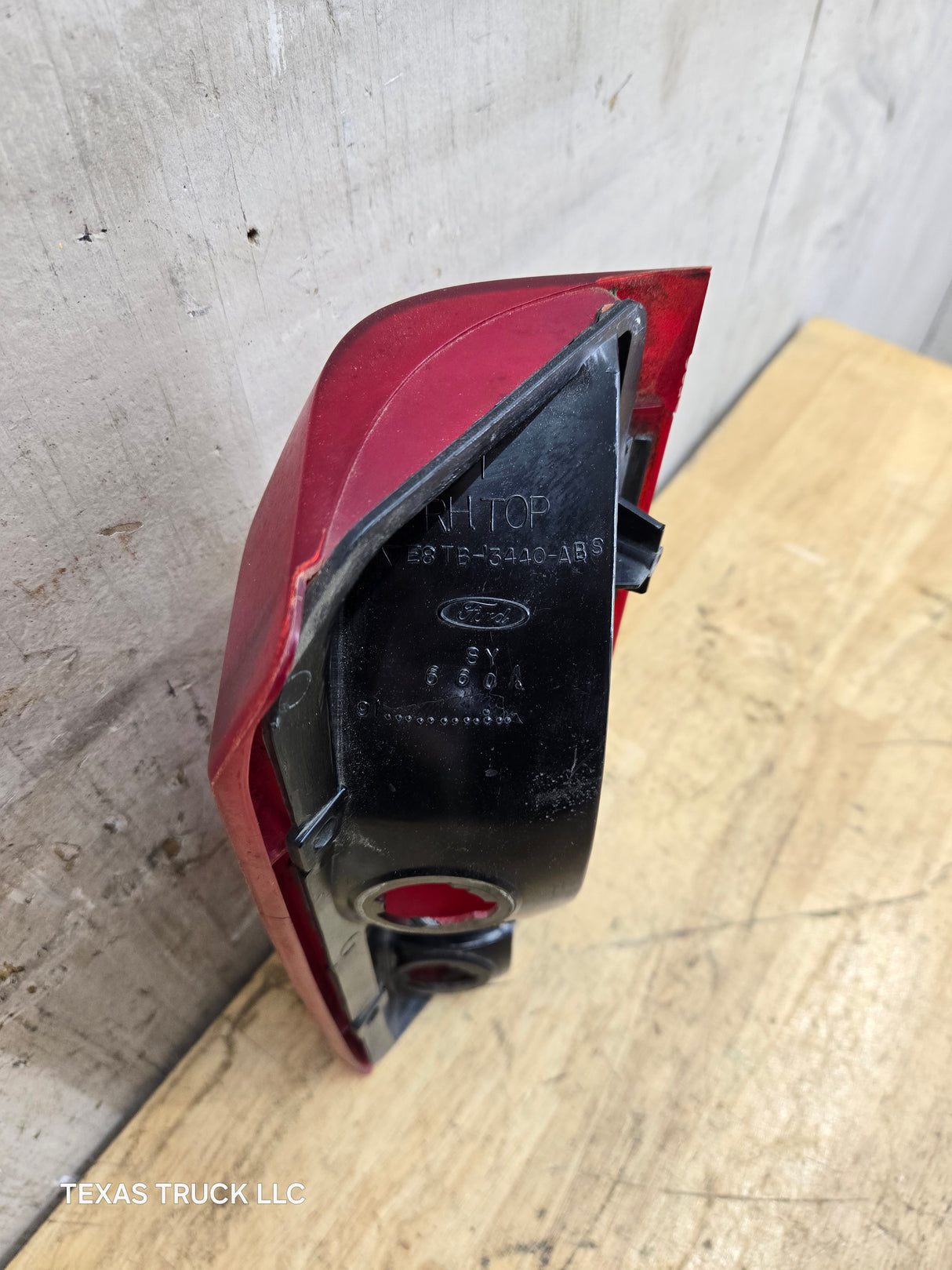 1987-1989 Ford Passenger Side Tail Light F150 F250