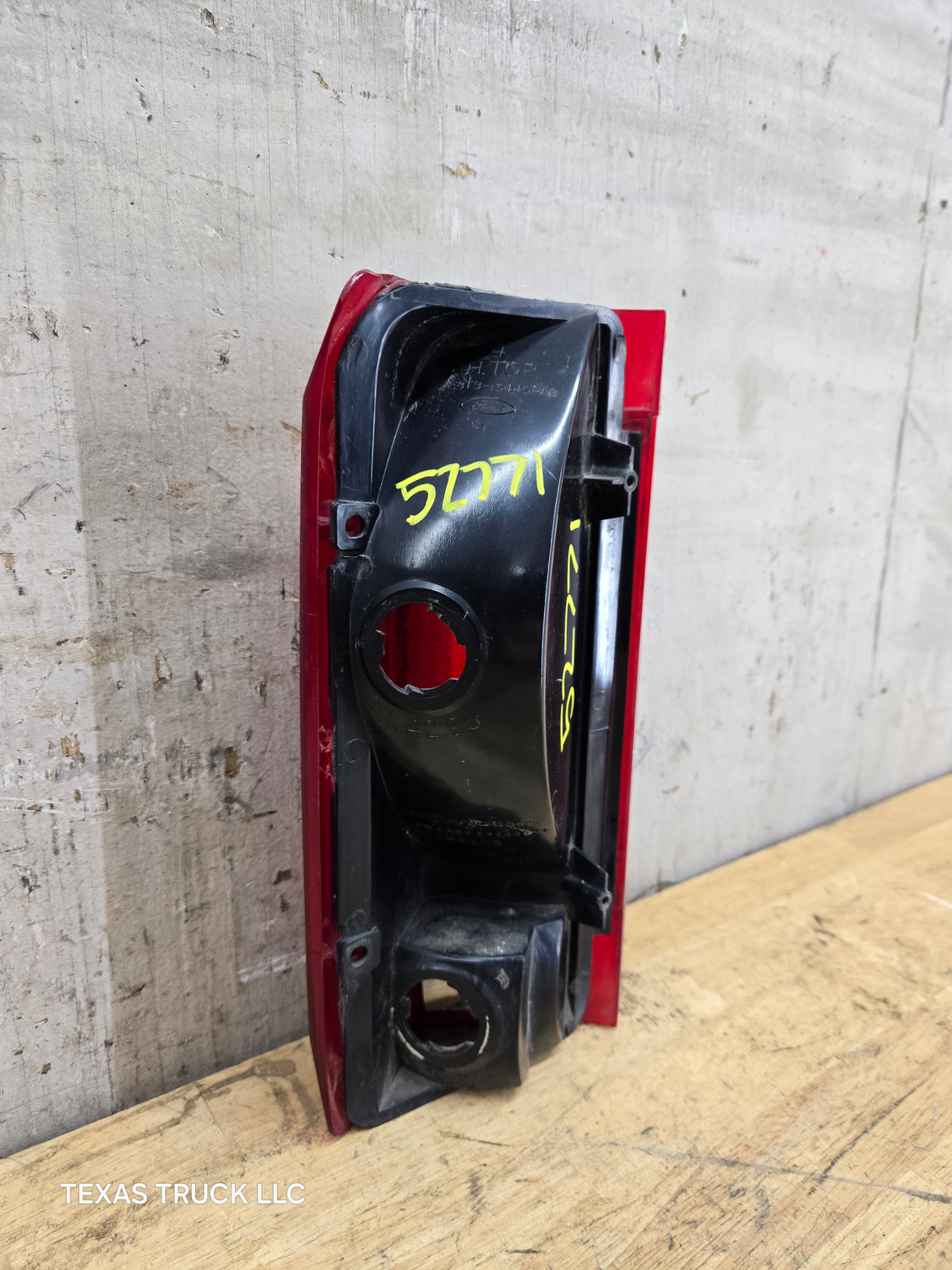 1987-1989 Ford Passenger Side Tail Light F150 F250