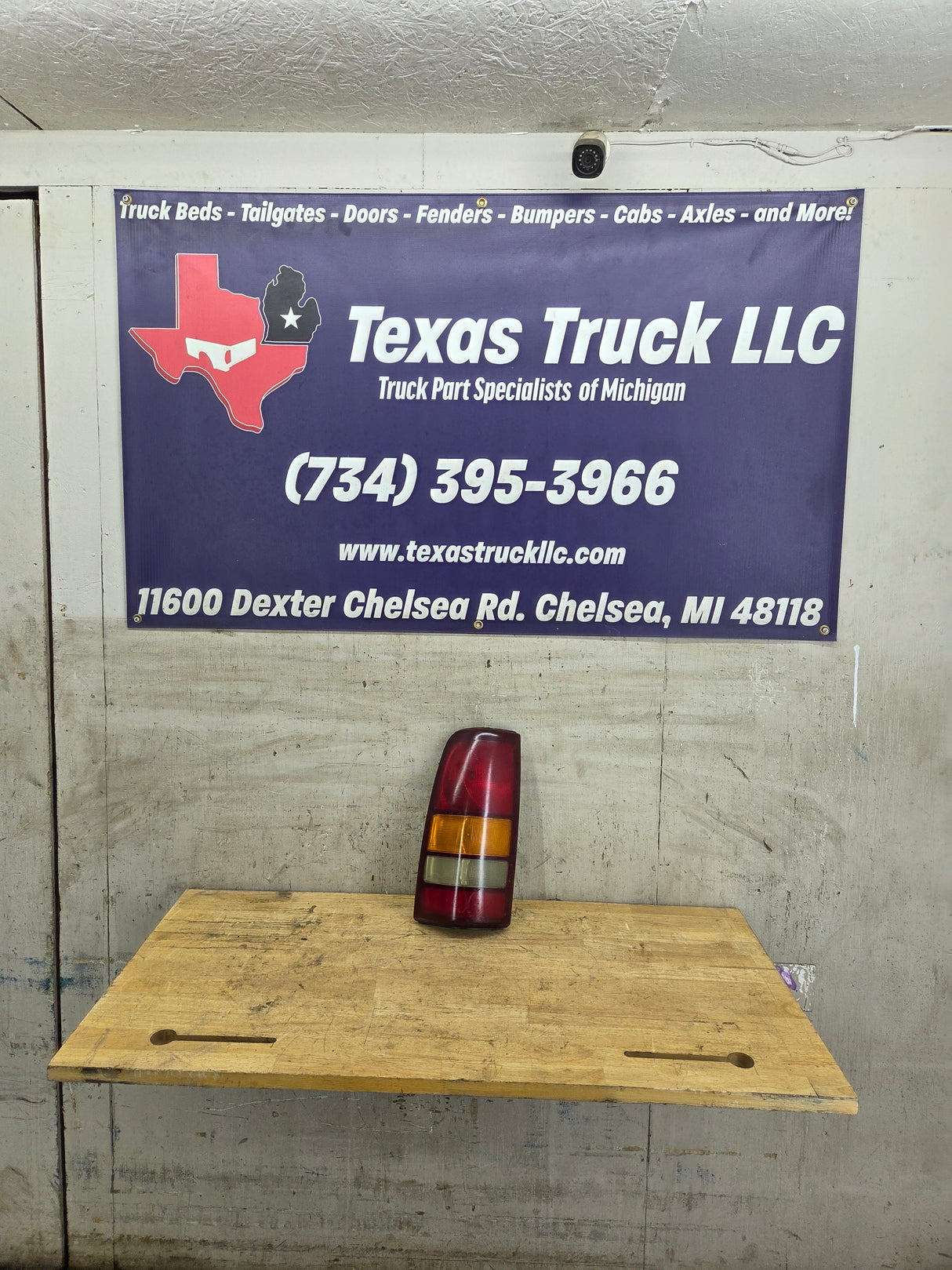 1999–2007 Chevrolet Silverado/GMC Sierra Driver Side Tail Light