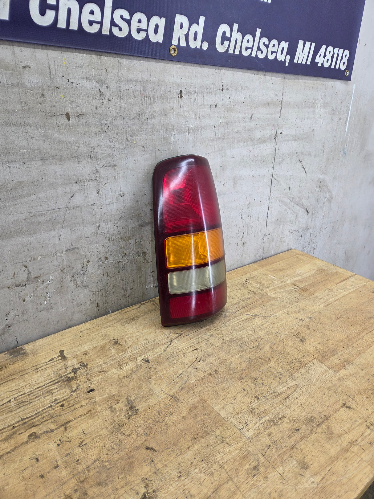 1999–2007 Chevrolet Silverado/GMC Sierra Driver Side Tail Light