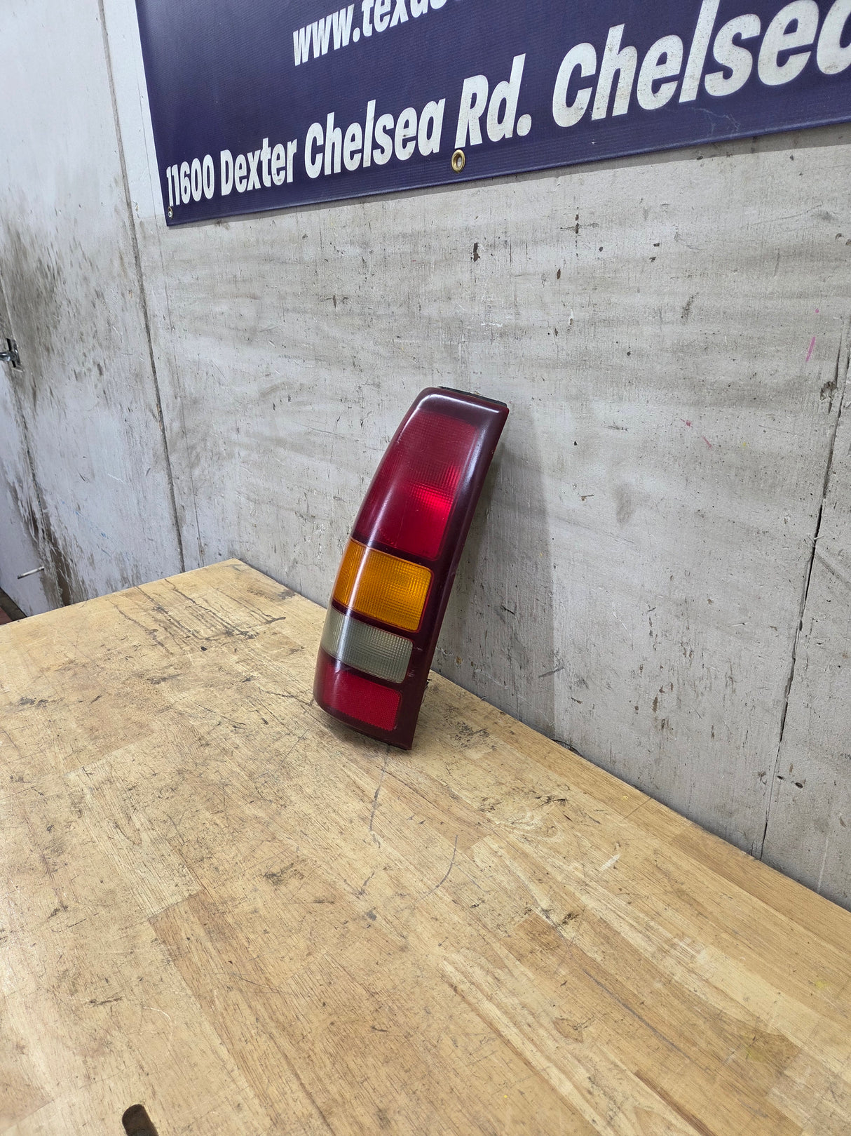 1999–2007 Chevrolet Silverado/GMC Sierra Driver Side Tail Light