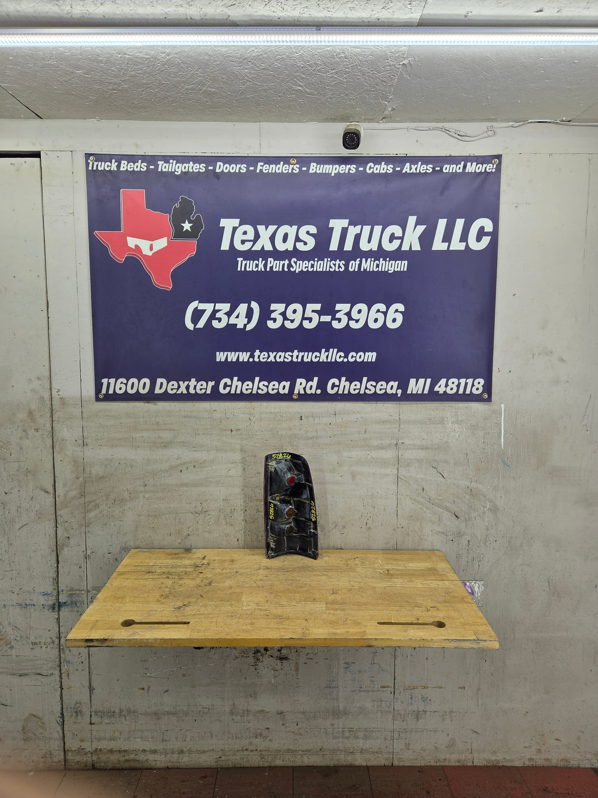 1999–2007 Chevrolet Silverado/GMC Sierra Driver Side Tail Light