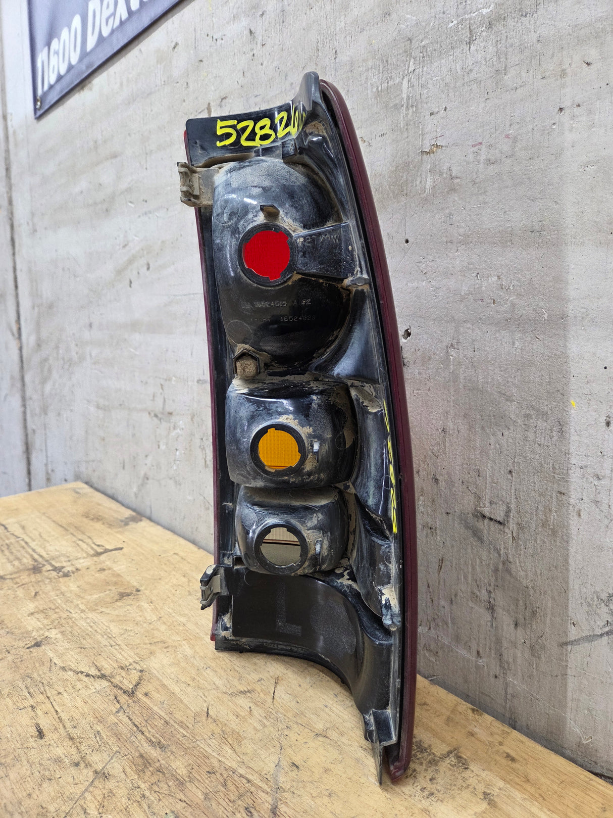 1999–2007 Chevrolet Silverado/GMC Sierra Driver Side Tail Light