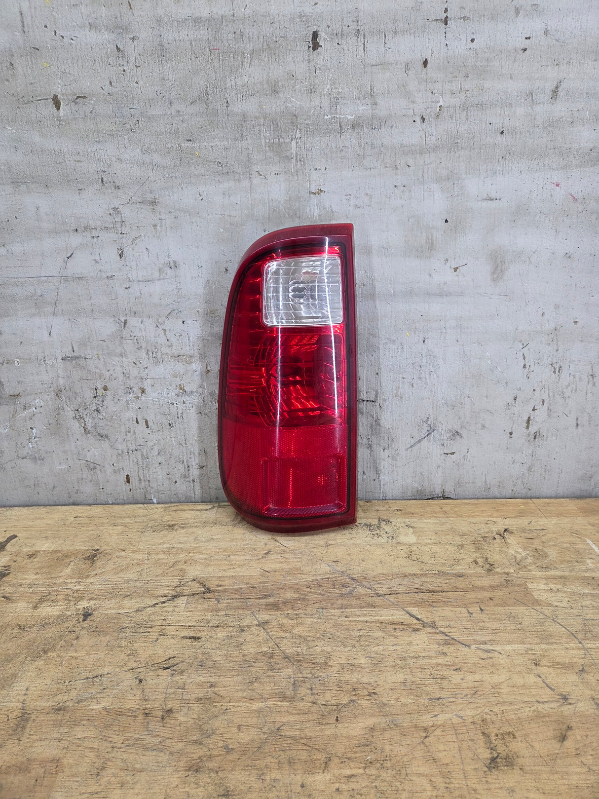 2008-2016 Ford Super Duty Driver Side Tail Light F250 F350 F450 F550