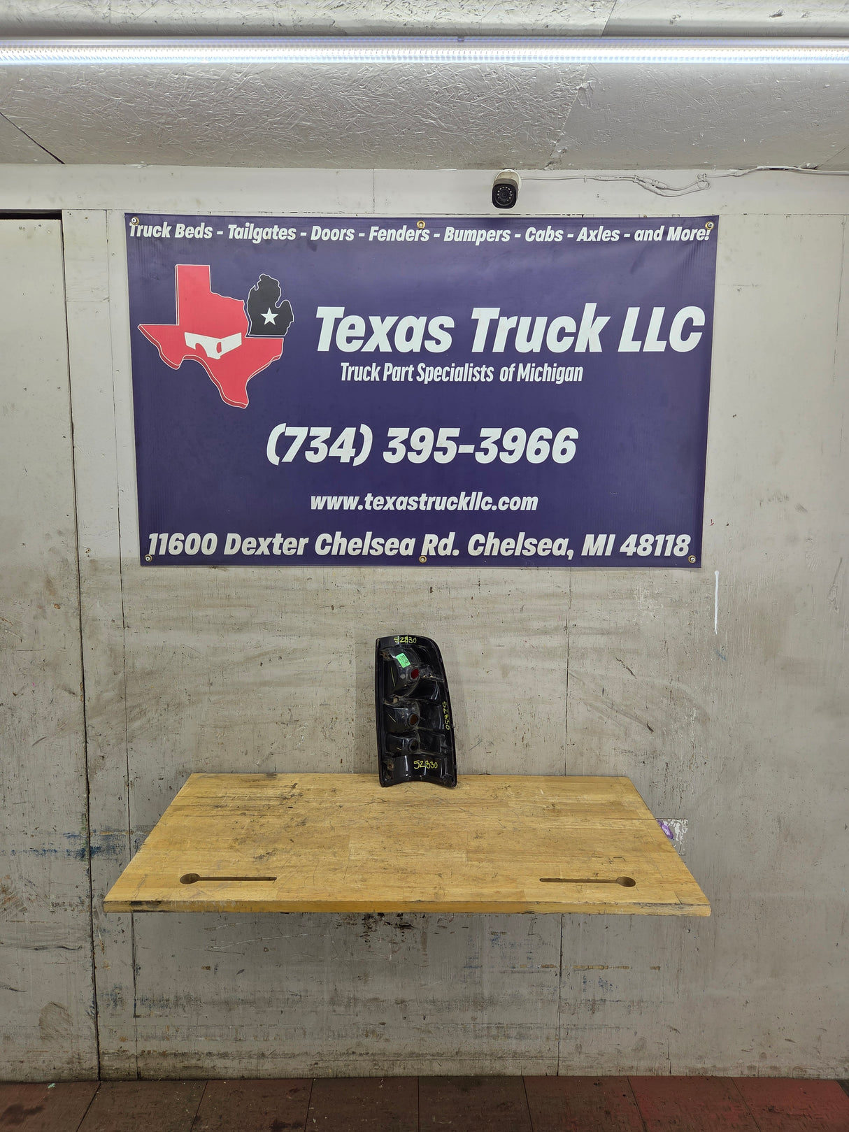 2001–2003 Chevrolet Silverado/GMC 3500 Dually Driver Side Tail Light