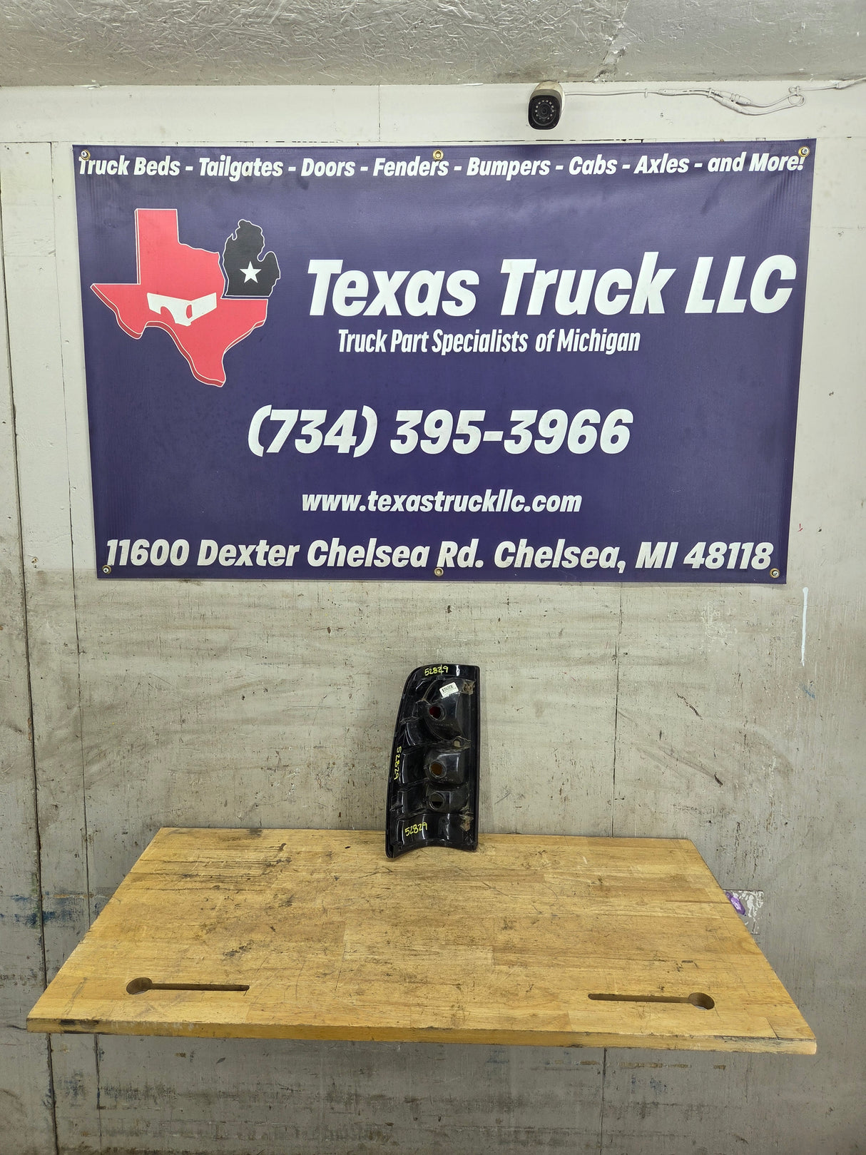 2001–2003 Chevrolet Silverado/GMC 3500 Dually Passenger Side Tail Light