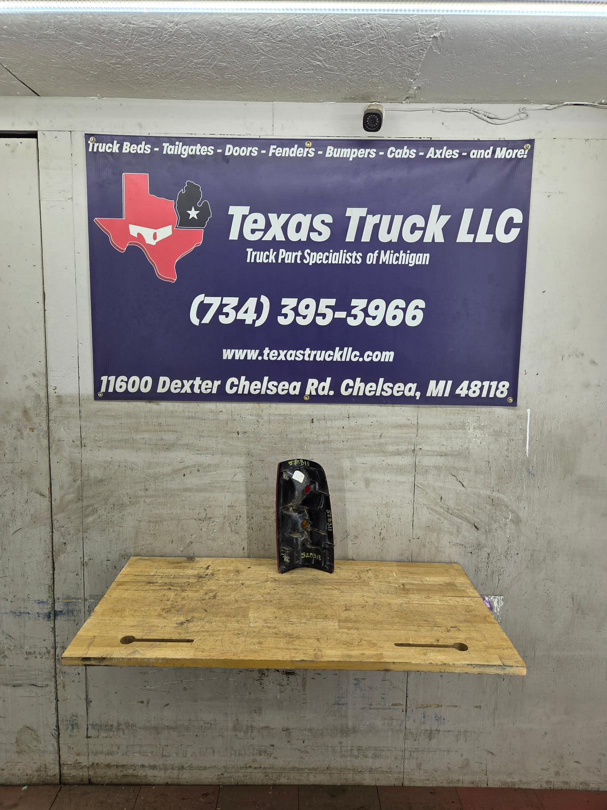 1999–2007 Chevrolet Silverado/GMC Sierra Driver Side Tail Light
