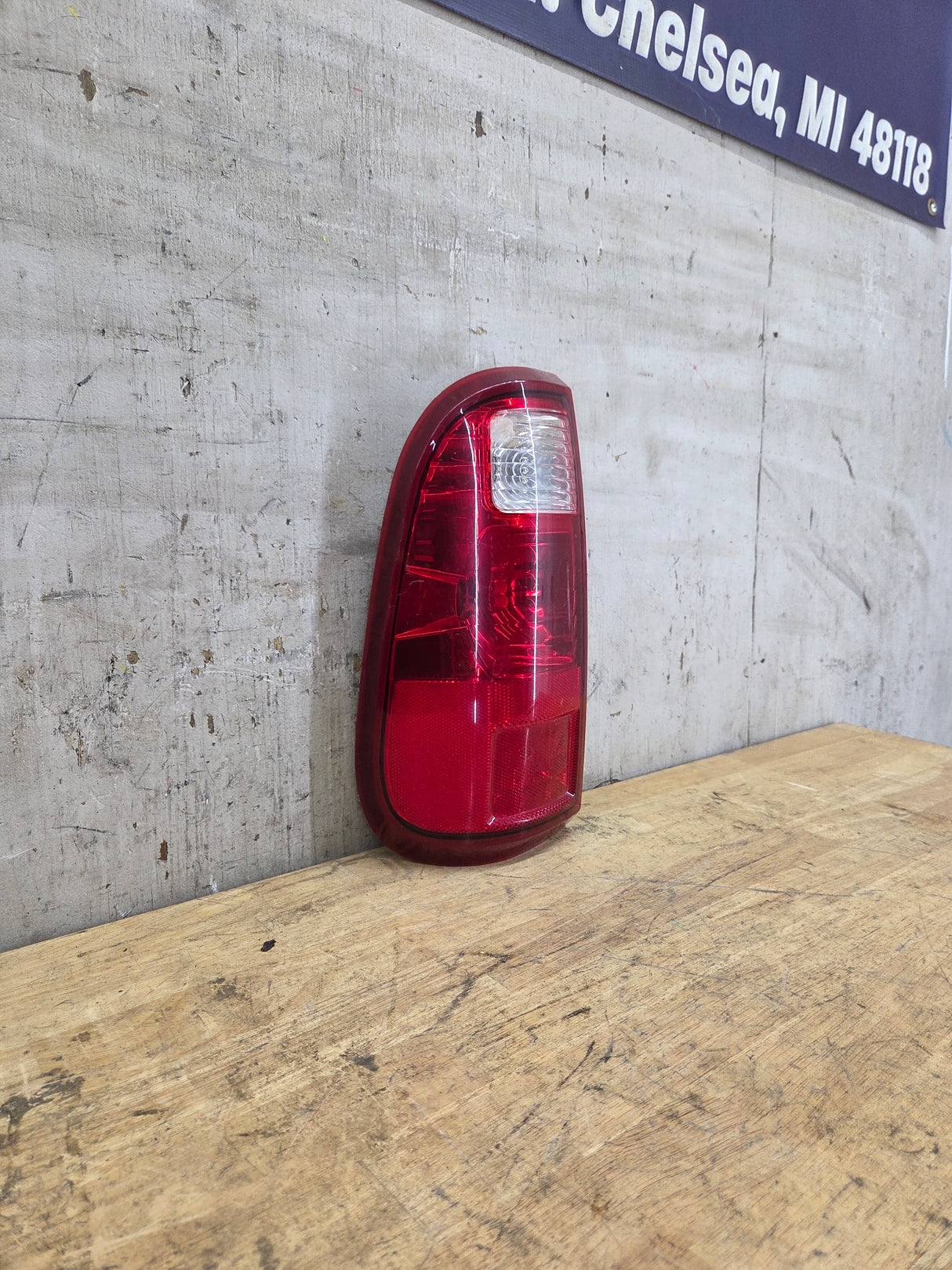 2008-2016 Ford Super Duty Driver Side Tail Light F250 F350 F450 F550