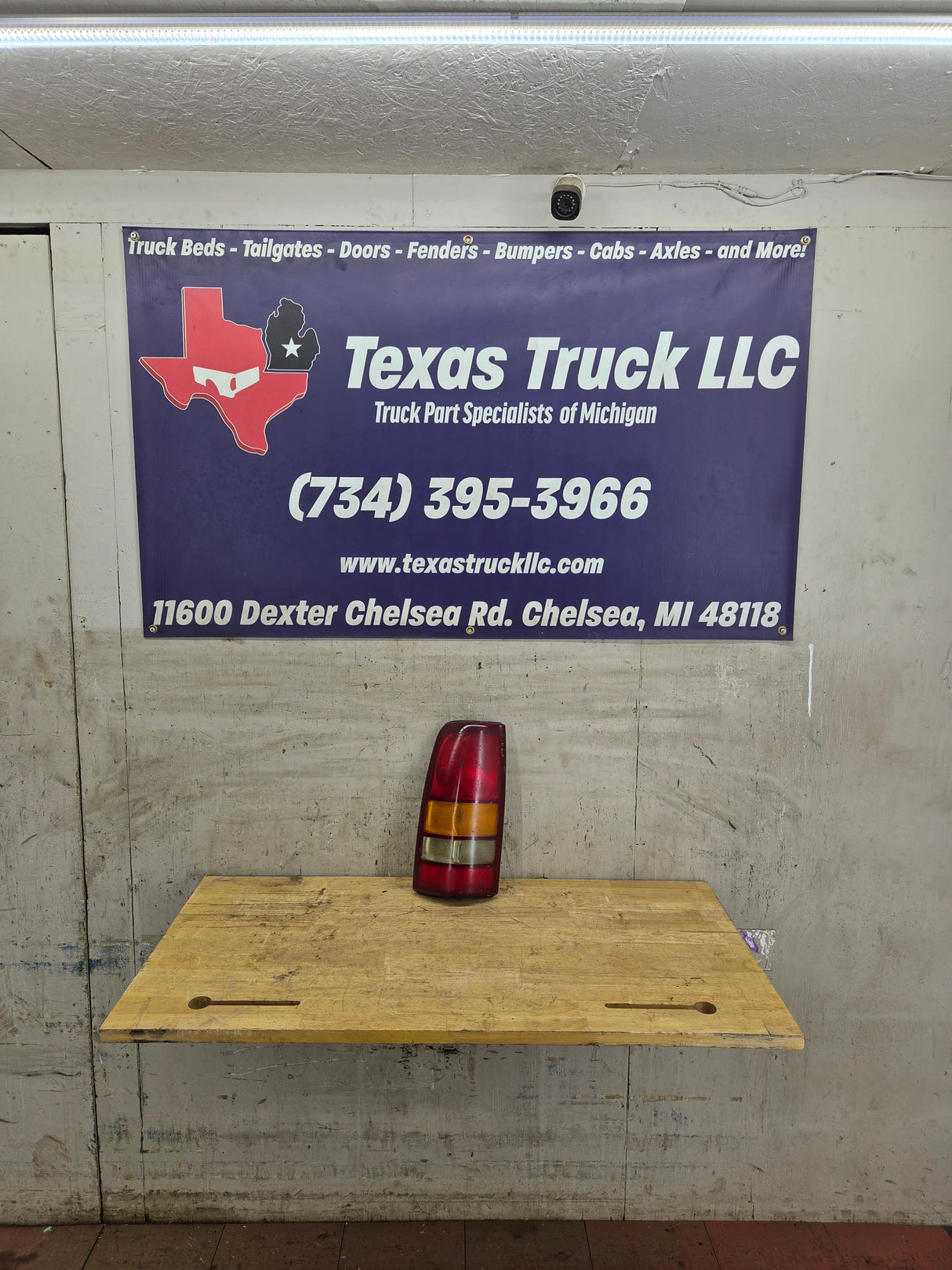 1999–2007 Chevrolet Silverado/GMC Sierra Driver Side Tail Light