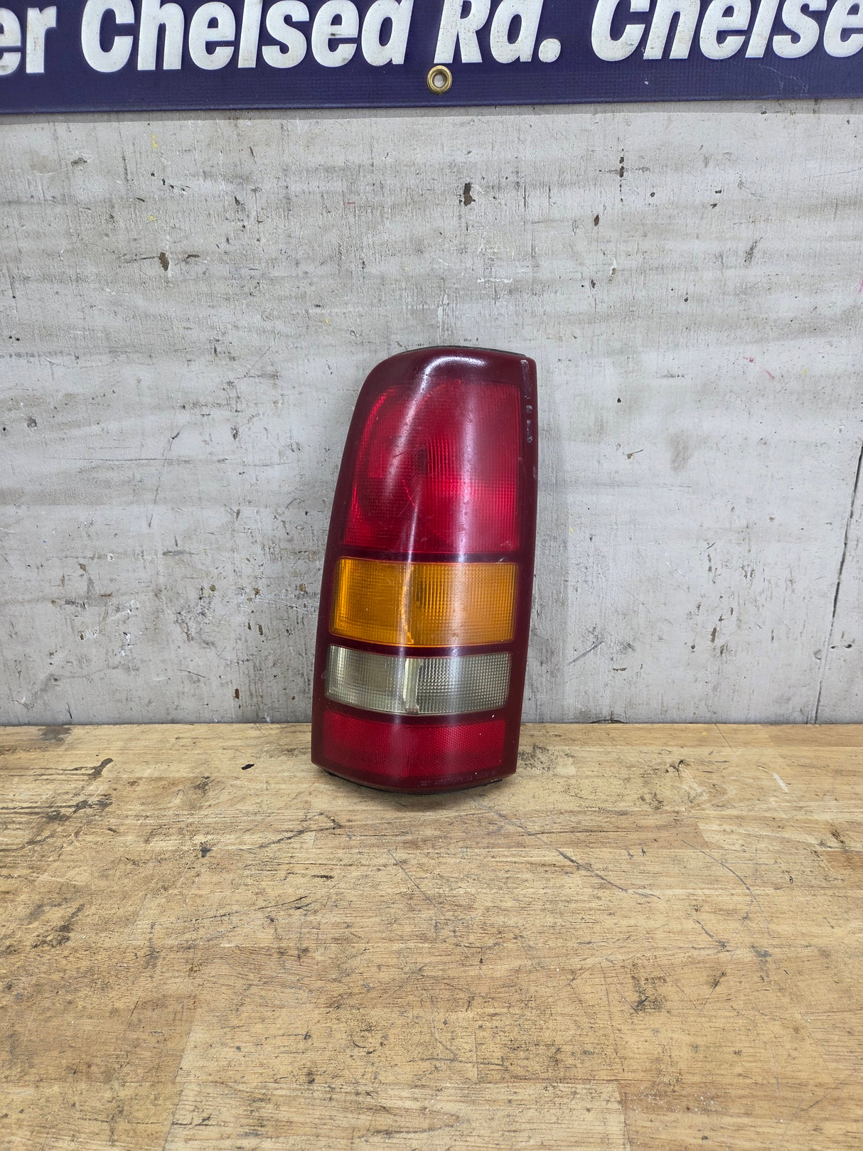 1999–2007 Chevrolet Silverado/GMC Sierra Driver Side Tail Light