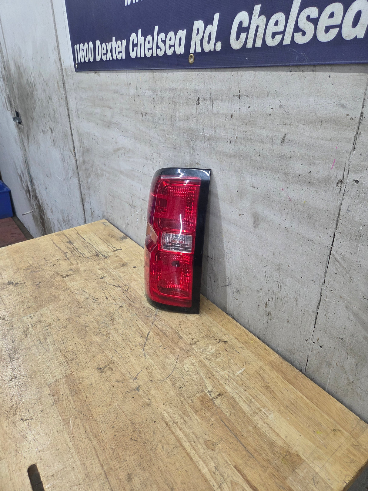 2014-2019 Chevy Silverado Driver Side Halogen Tail Light 84019503