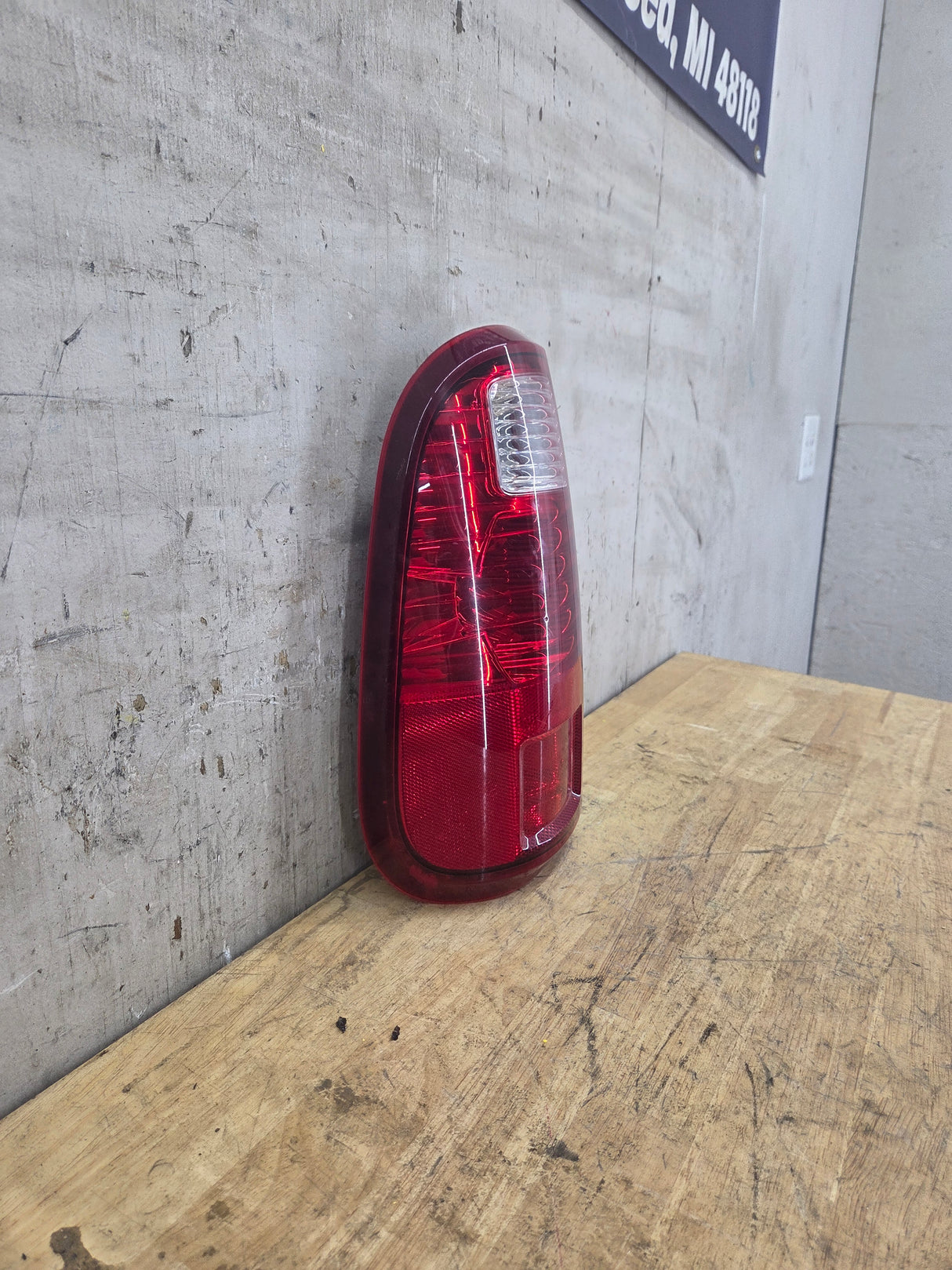 2008-2016 Ford Super Duty Driver Side Tail Light F250 F350 F450 F550