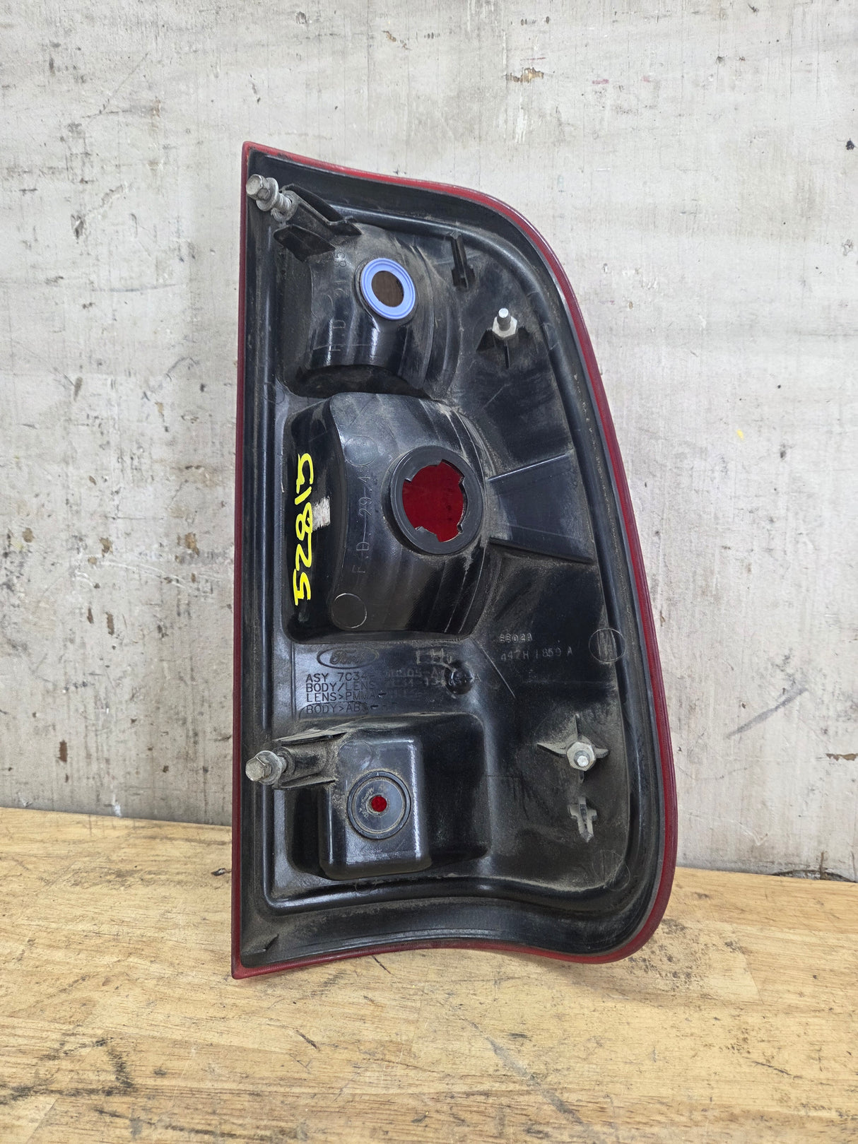 2008-2016 Ford Super Duty Driver Side Tail Light F250 F350 F450 F550