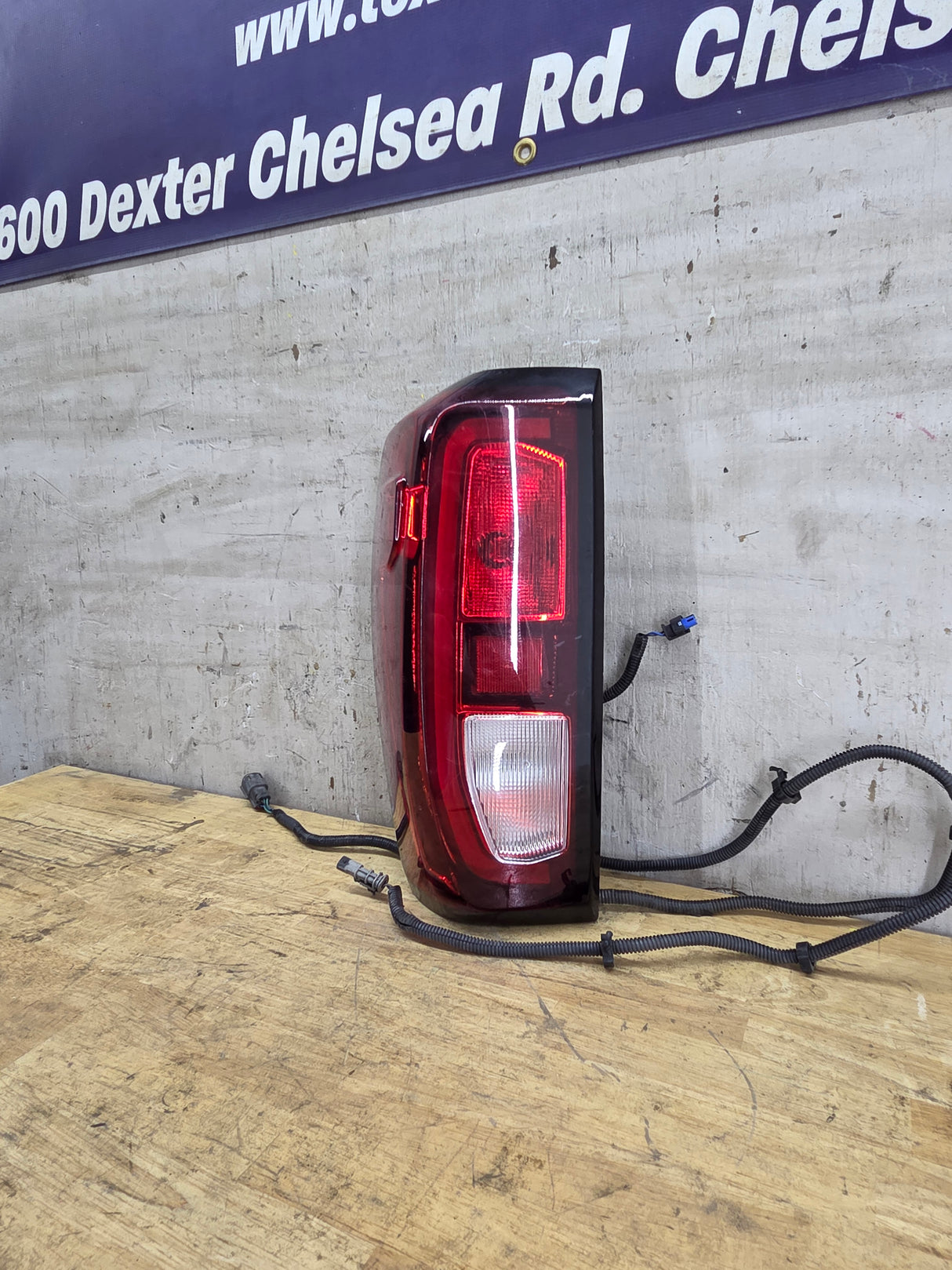 2019-2026 GMC Sierra Driver Side Halogen Tail Light 85115887