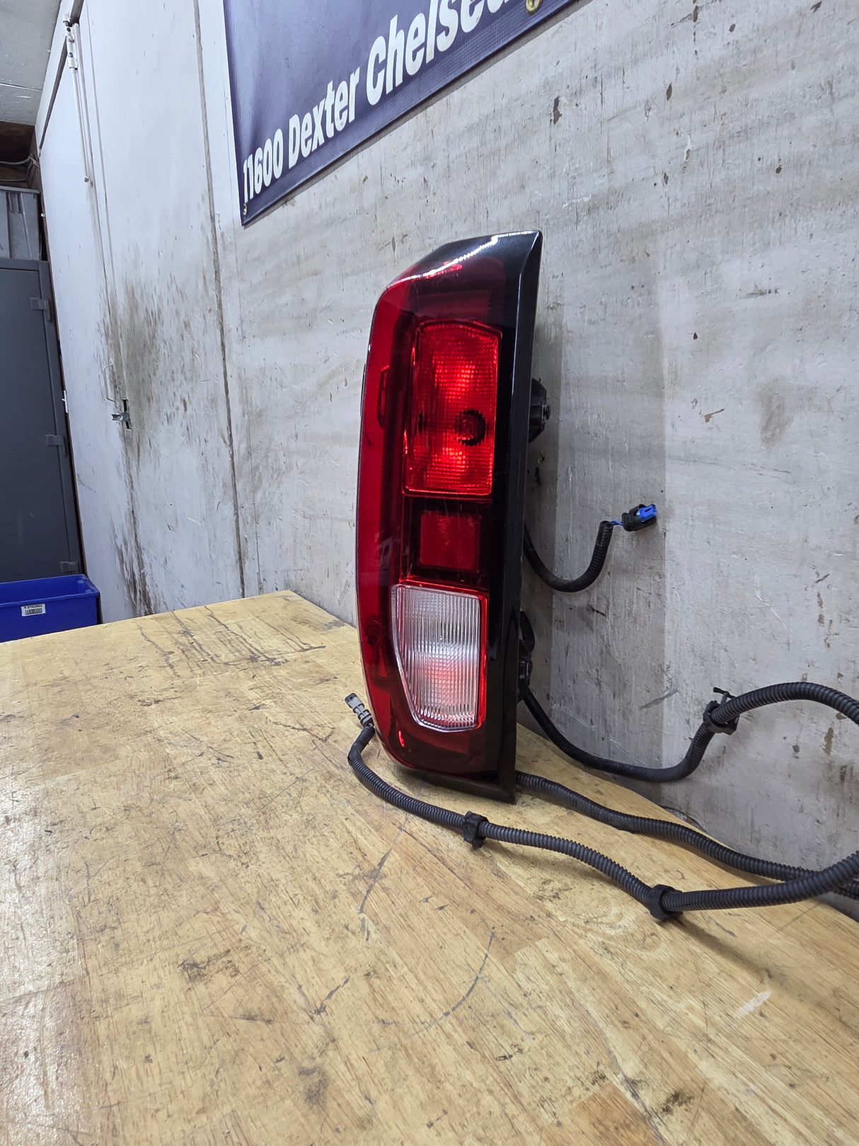 2019-2026 GMC Sierra Driver Side Halogen Tail Light 85115887