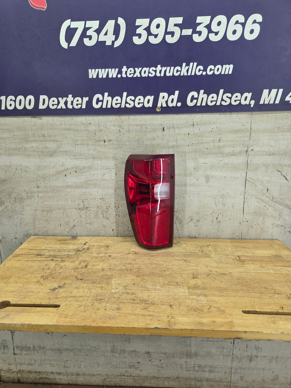 2020-2026 Chevy Silverado 3500HD Dually Driver Side Tail Light 85588321