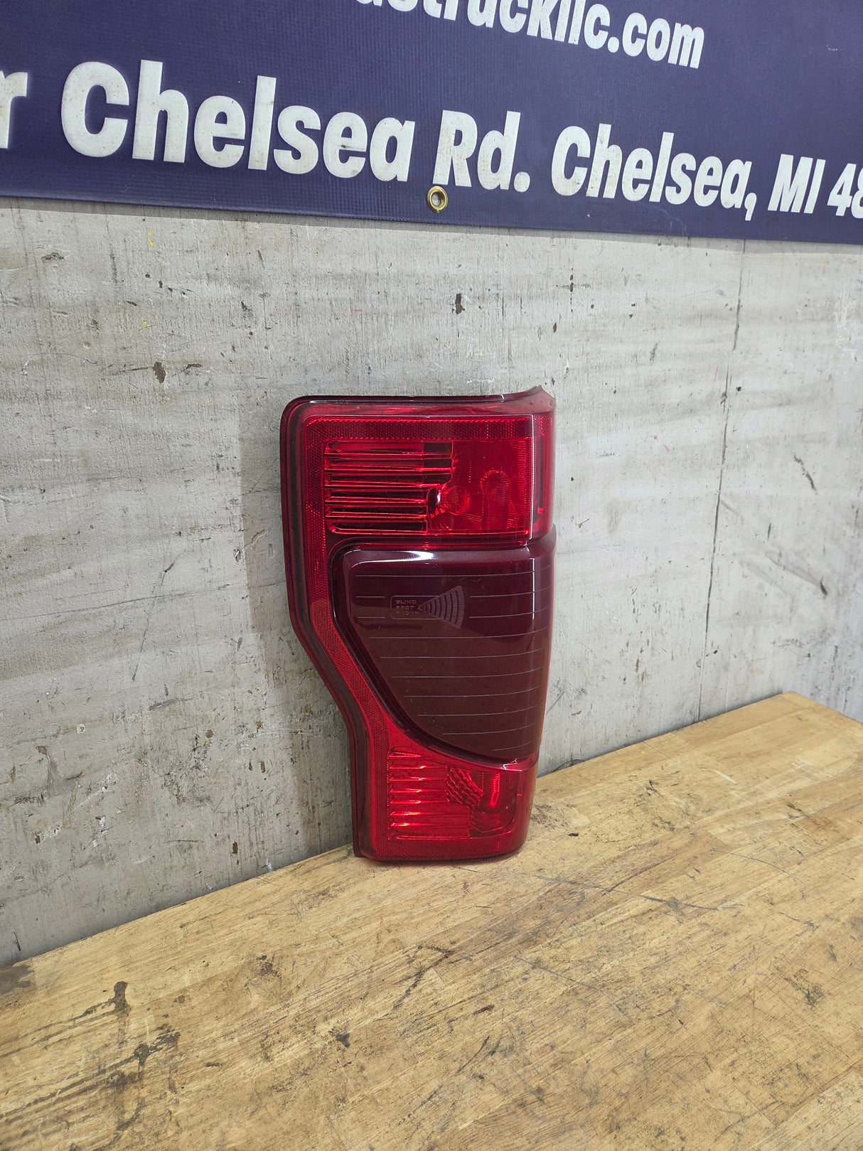 2020-2022 Ford Super Duty Driver Side Tail Light Halogen W/Bliss LC3B-13405-EA F250 F350 F450 F550